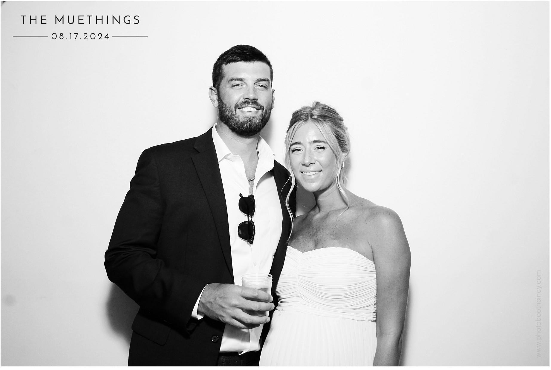 Telles Wedding | View more photos from the event at gallery.photoboothcincy.com/u/PhotoBoothCincy/Telles-Wedding