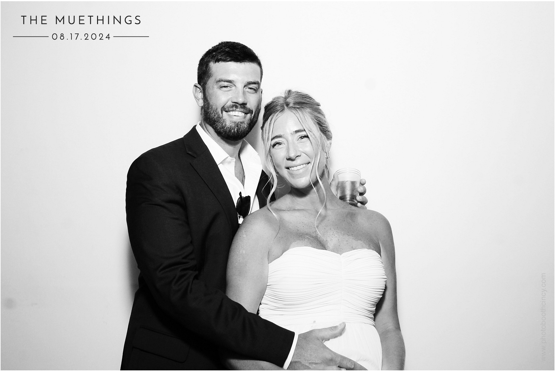 Telles Wedding | View more photos from the event at gallery.photoboothcincy.com/u/PhotoBoothCincy/Telles-Wedding
