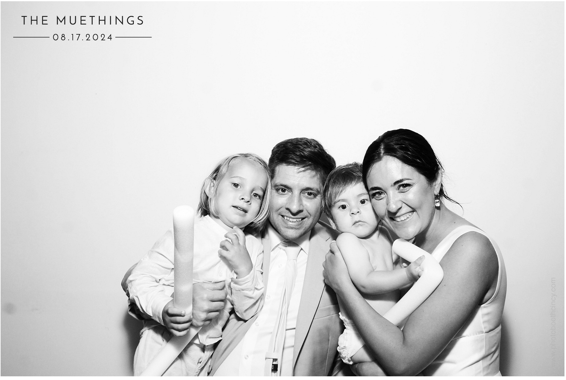 Telles Wedding | View more photos from the event at gallery.photoboothcincy.com/u/PhotoBoothCincy/Telles-Wedding