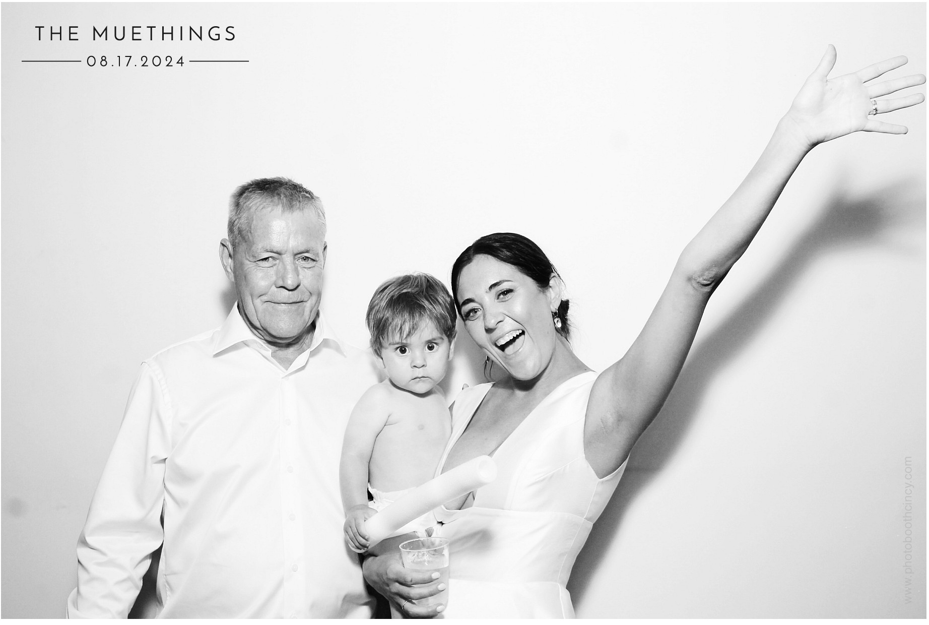 Telles Wedding | View more photos from the event at gallery.photoboothcincy.com/u/PhotoBoothCincy/Telles-Wedding
