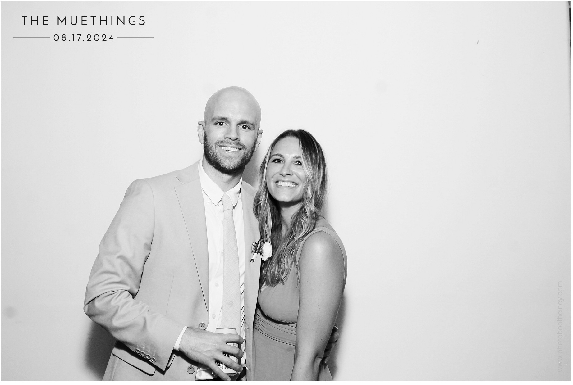 Telles Wedding | View more photos from the event at gallery.photoboothcincy.com/u/PhotoBoothCincy/Telles-Wedding