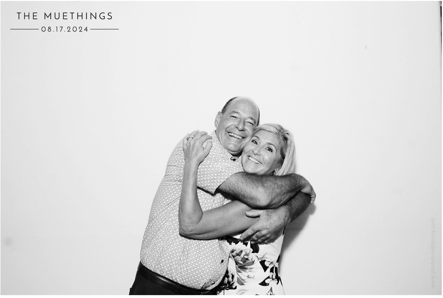 Telles Wedding | View more photos from the event at gallery.photoboothcincy.com/u/PhotoBoothCincy/Telles-Wedding