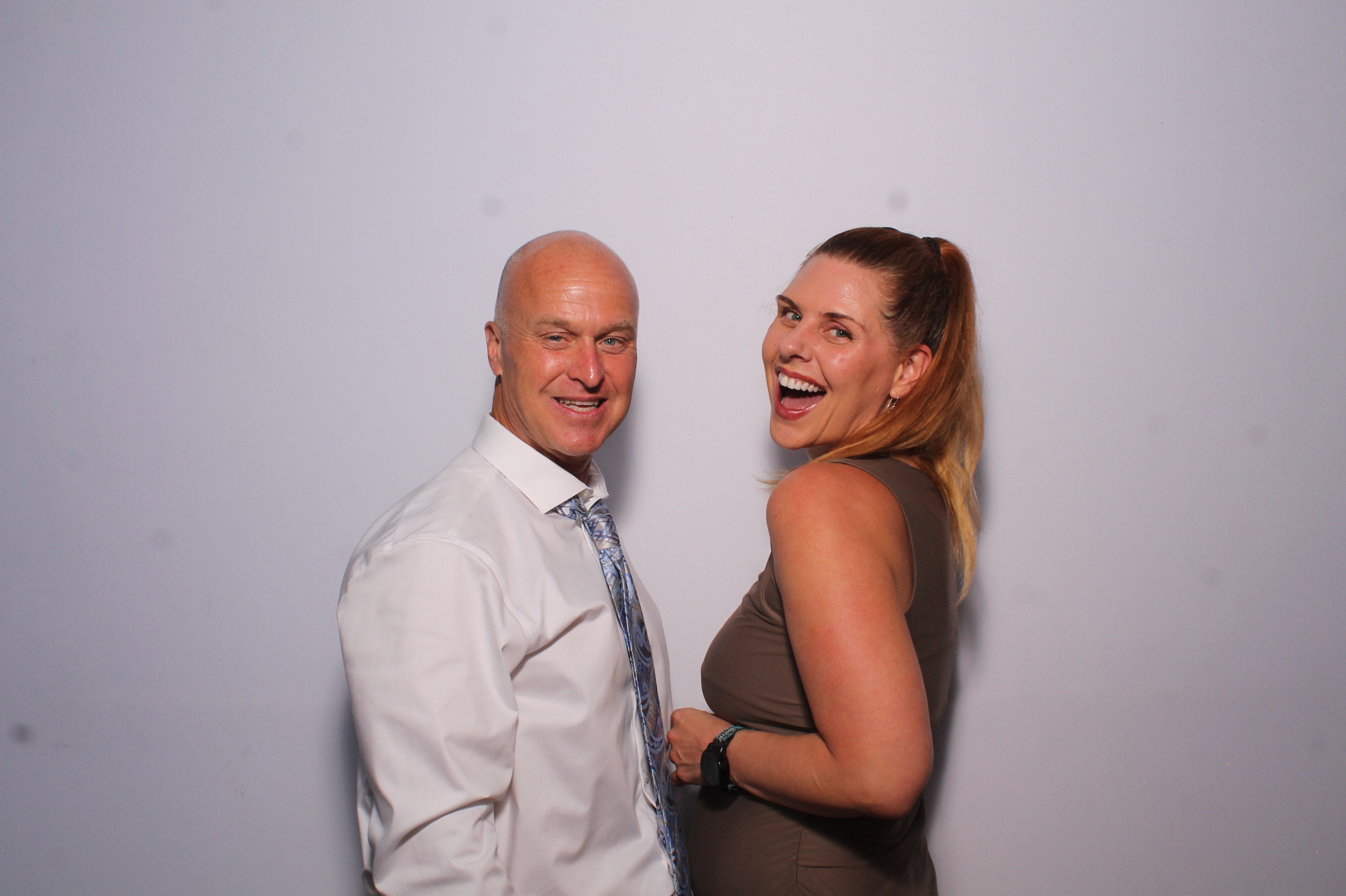 Telles Wedding | View more photos from the event at gallery.photoboothcincy.com/u/PhotoBoothCincy/Telles-Wedding