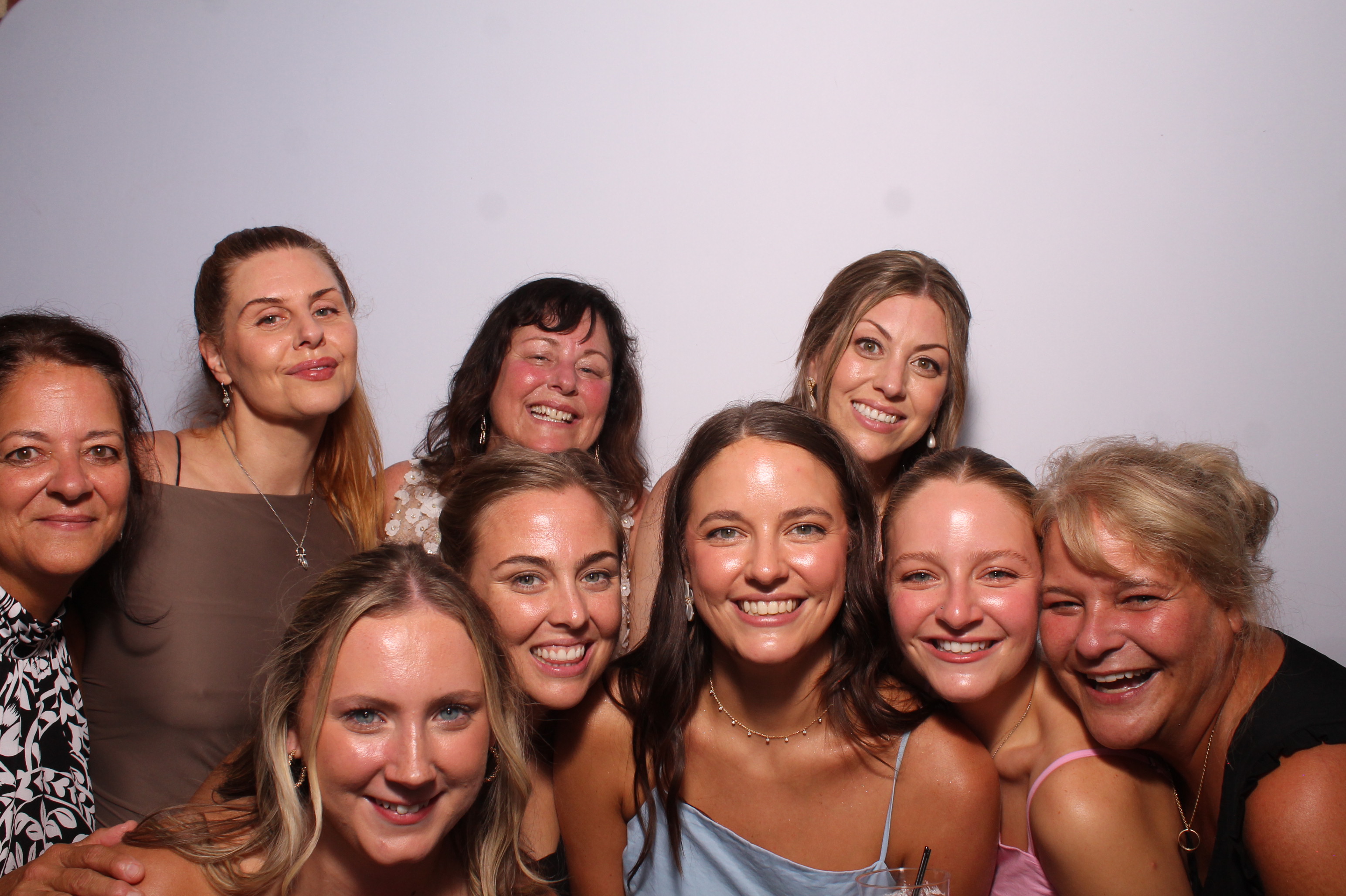 Telles Wedding | View more photos from the event at gallery.photoboothcincy.com/u/PhotoBoothCincy/Telles-Wedding