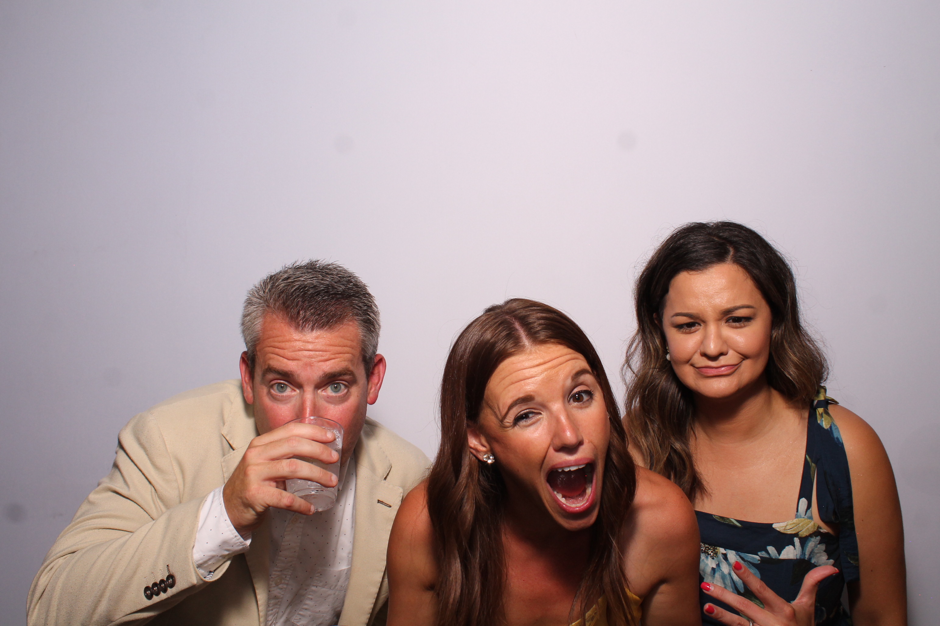 Telles Wedding | View more photos from the event at gallery.photoboothcincy.com/u/PhotoBoothCincy/Telles-Wedding