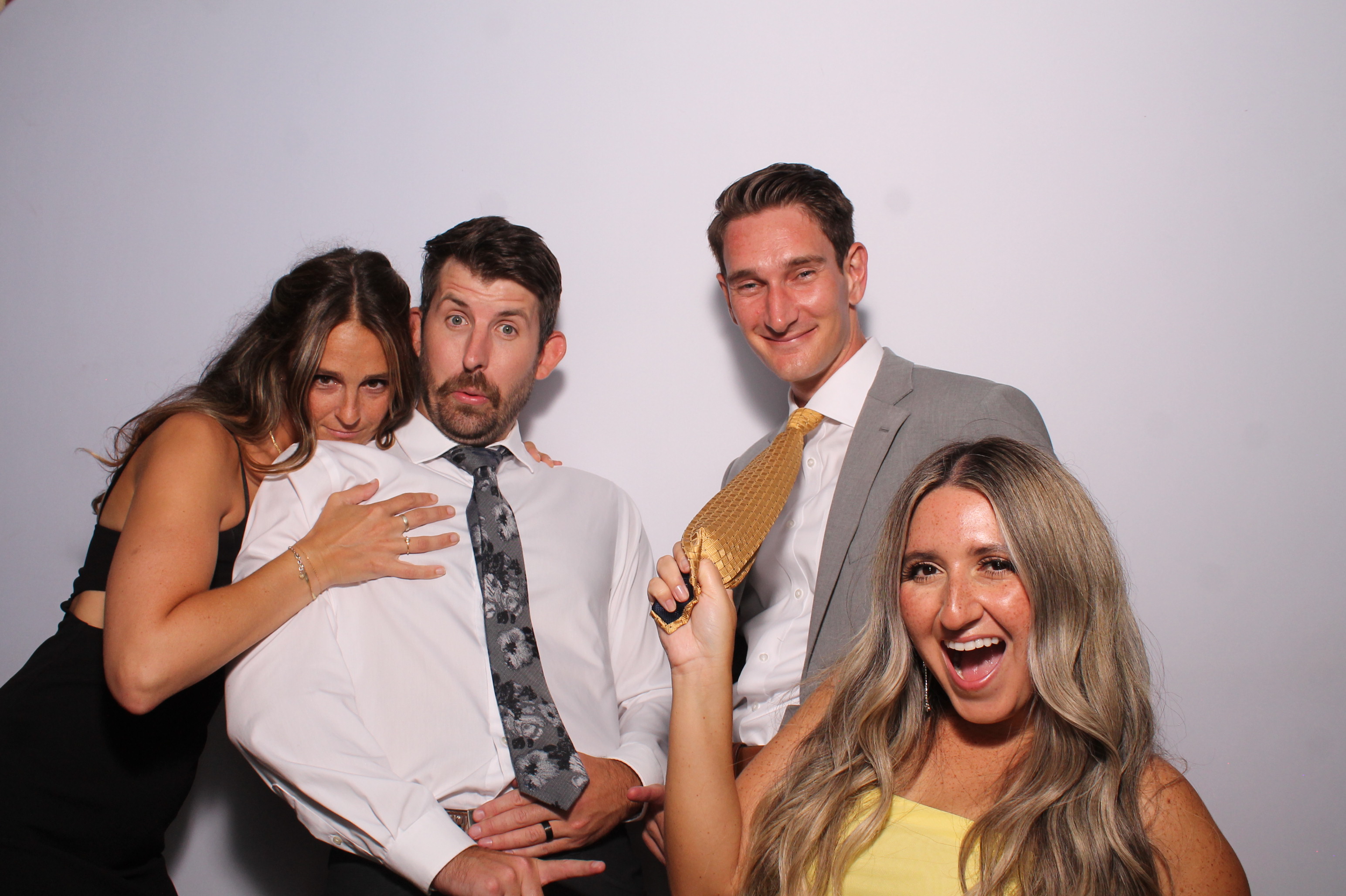 Telles Wedding | View more photos from the event at gallery.photoboothcincy.com/u/PhotoBoothCincy/Telles-Wedding
