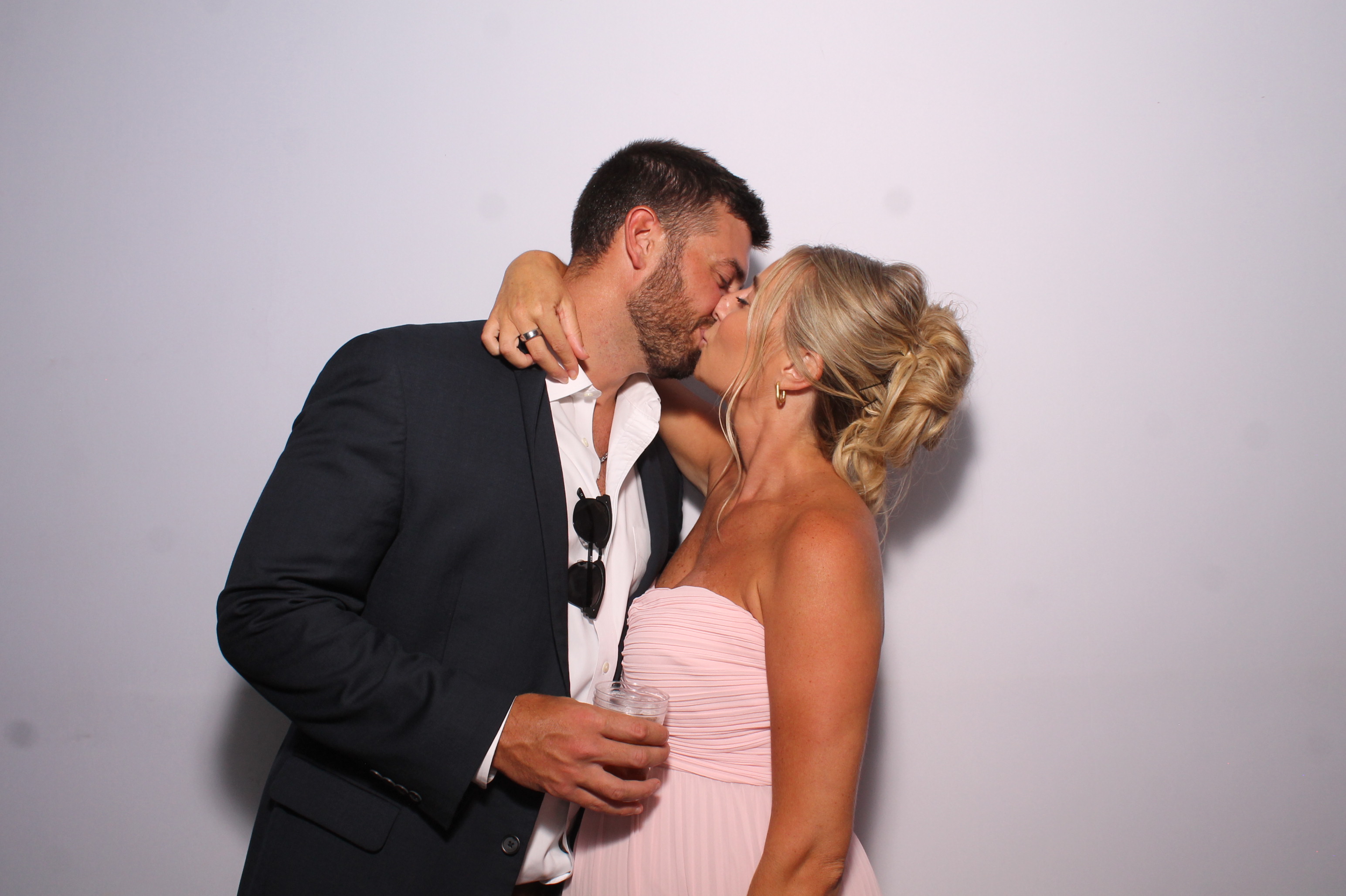Telles Wedding | View more photos from the event at gallery.photoboothcincy.com/u/PhotoBoothCincy/Telles-Wedding