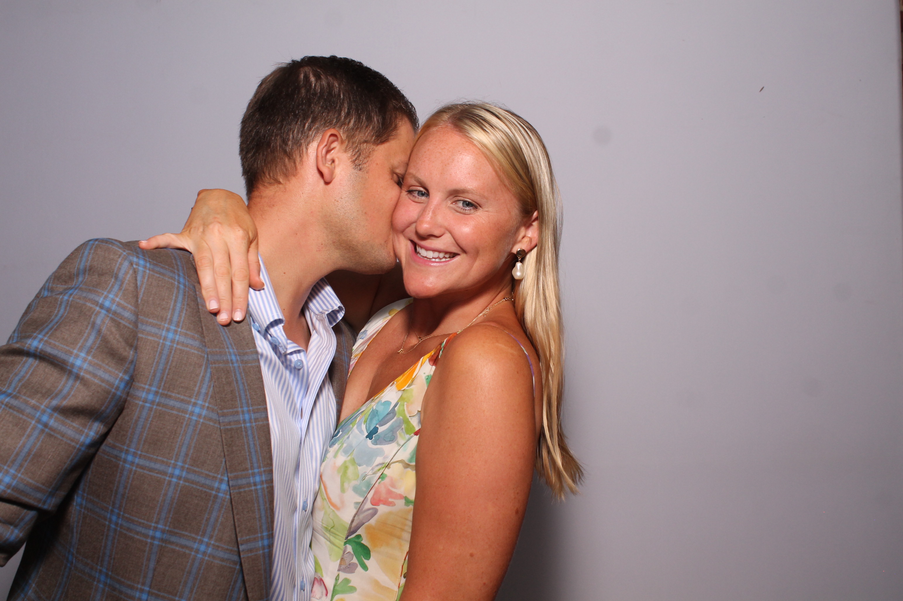 Telles Wedding | View more photos from the event at gallery.photoboothcincy.com/u/PhotoBoothCincy/Telles-Wedding