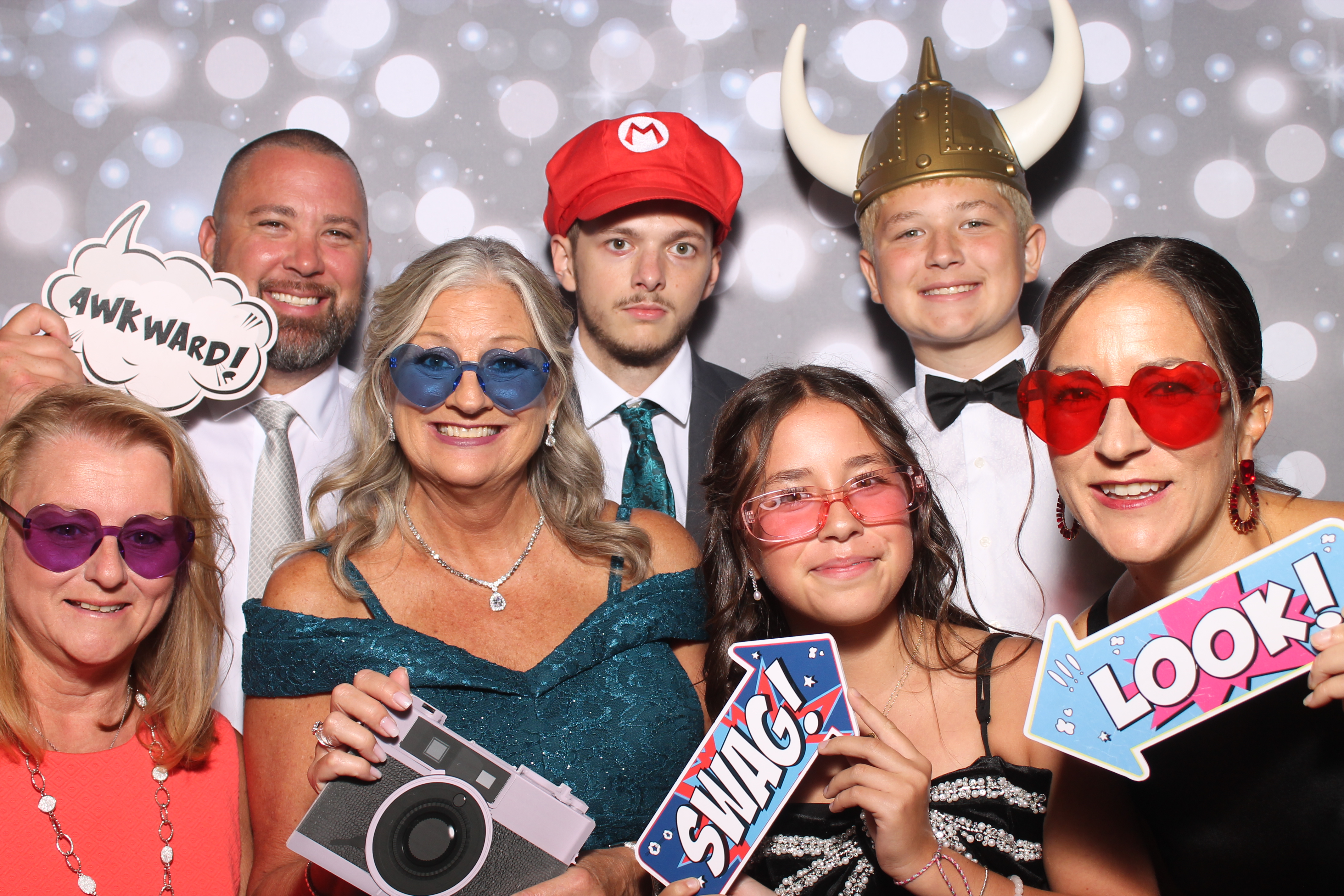 The Mercers | View more photos from the event at gallery.photoboothcincy.com/u/PhotoBoothCincy/The-Mercers