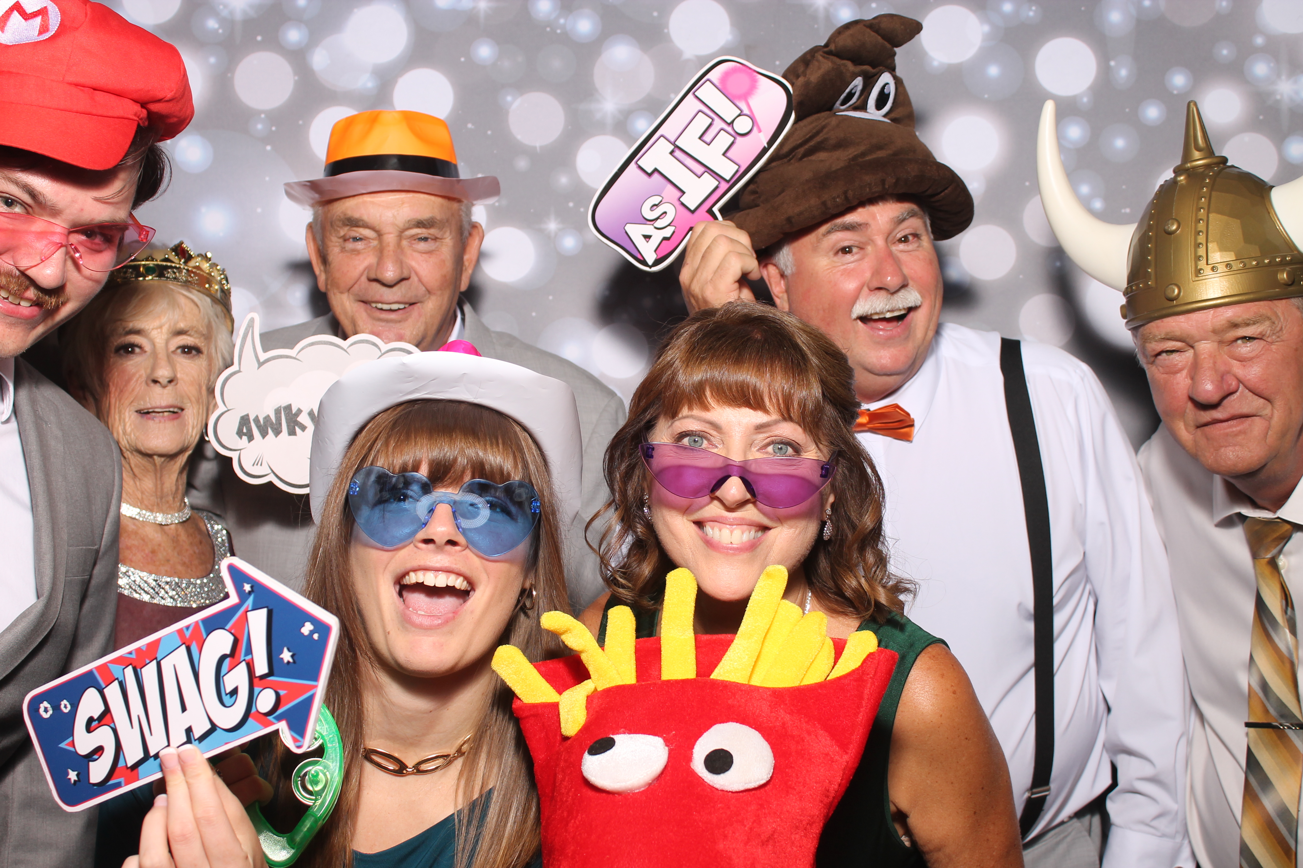 The Mercers | View more photos from the event at gallery.photoboothcincy.com/u/PhotoBoothCincy/The-Mercers