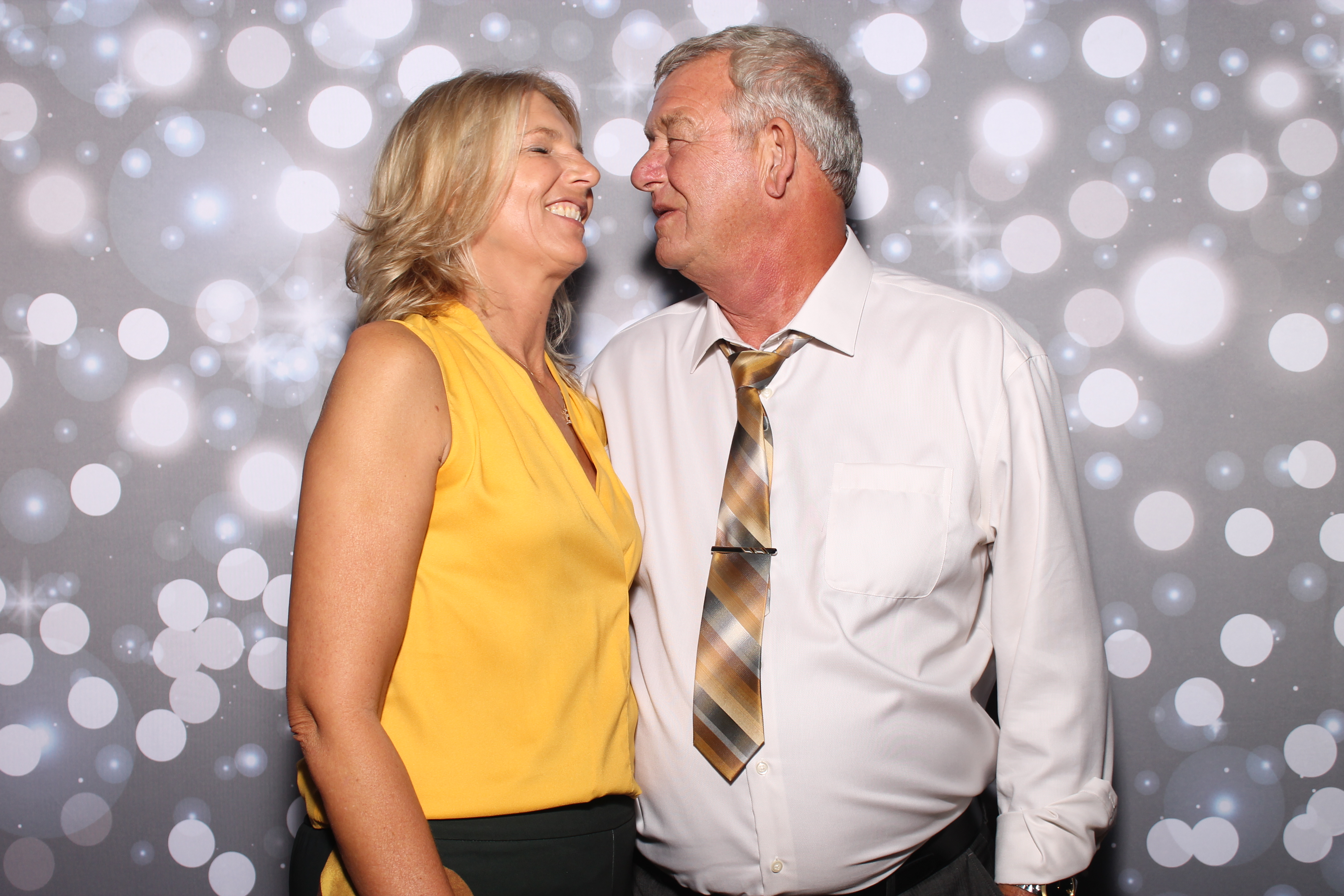 The Mercers | View more photos from the event at gallery.photoboothcincy.com/u/PhotoBoothCincy/The-Mercers