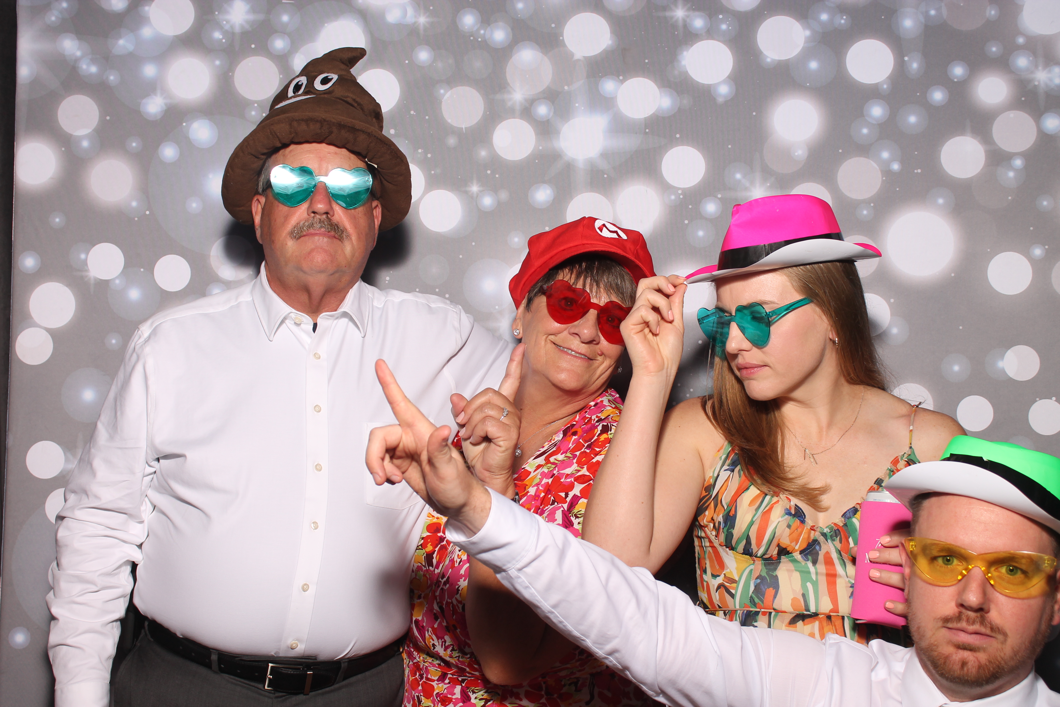 The Mercers | View more photos from the event at gallery.photoboothcincy.com/u/PhotoBoothCincy/The-Mercers