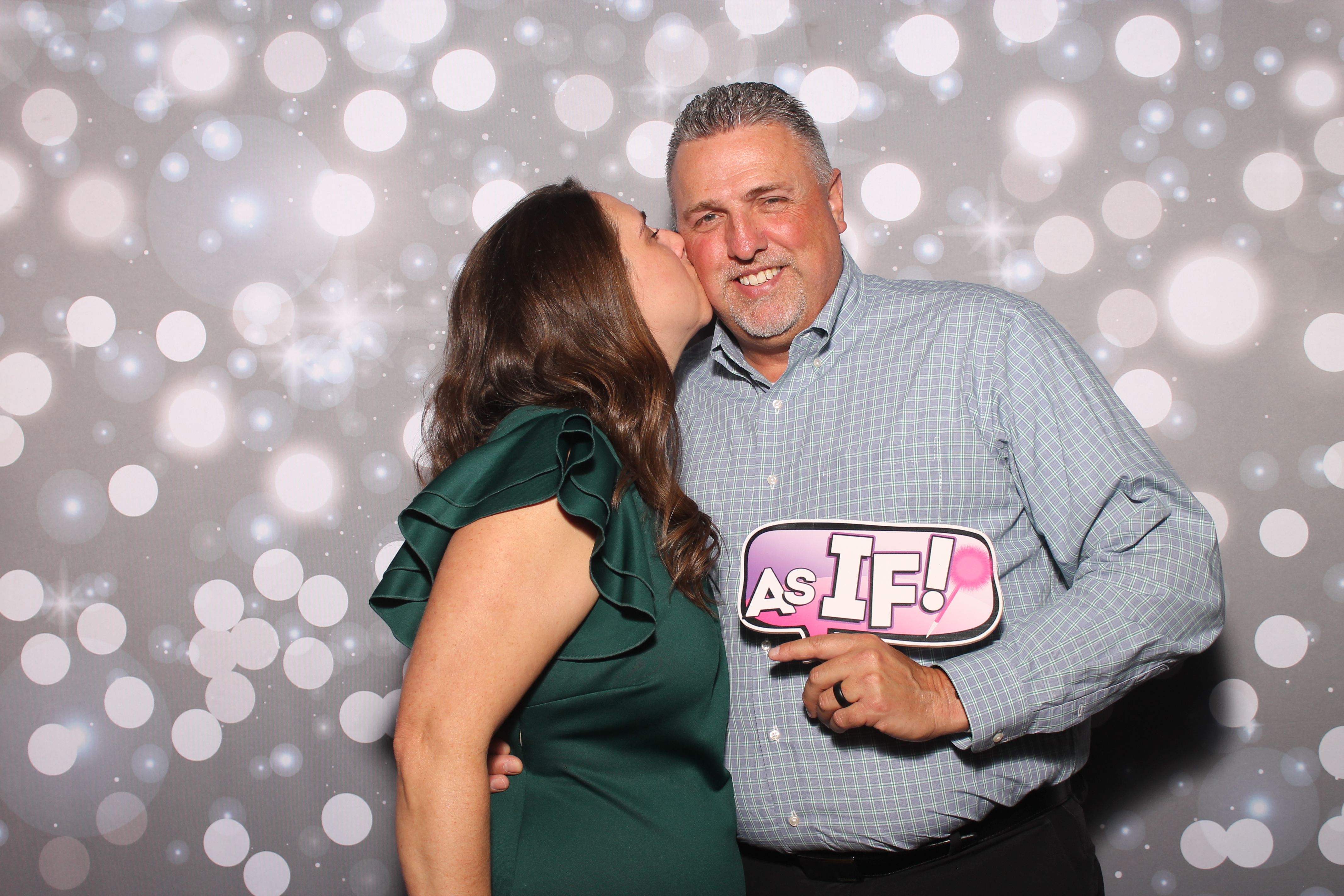 The Mercers | View more photos from the event at gallery.photoboothcincy.com/u/PhotoBoothCincy/The-Mercers