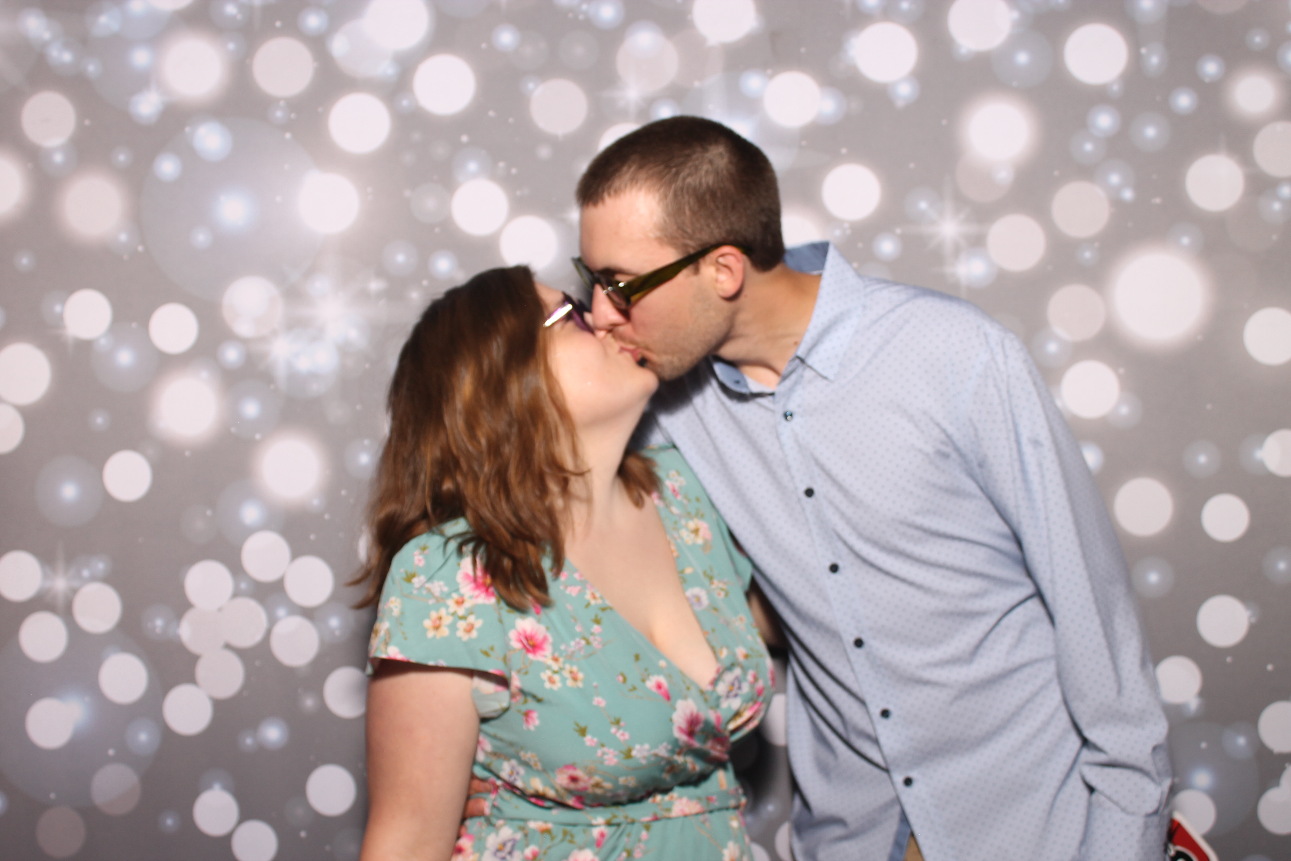 The Mercers | View more photos from the event at gallery.photoboothcincy.com/u/PhotoBoothCincy/The-Mercers