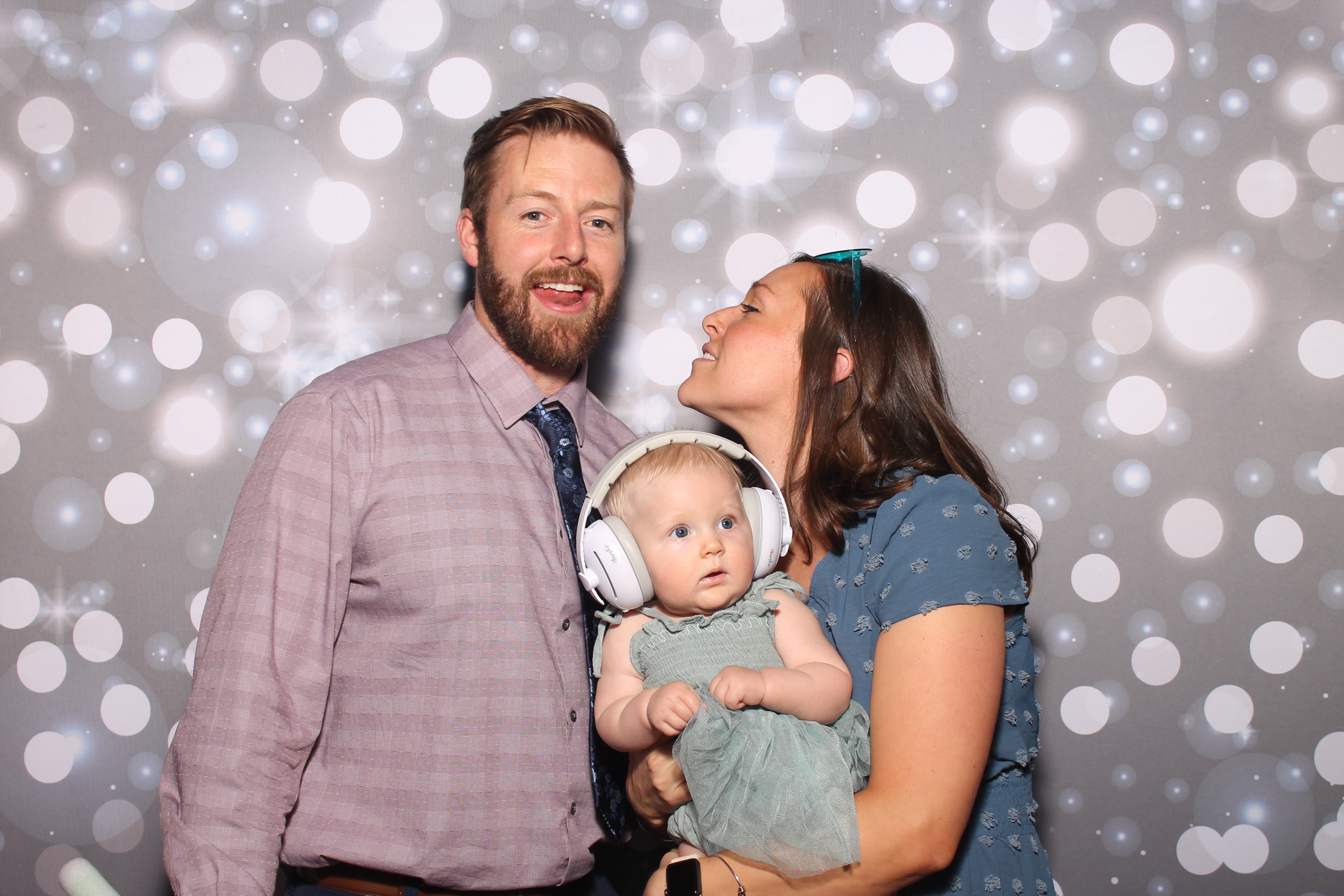 The Mercers | View more photos from the event at gallery.photoboothcincy.com/u/PhotoBoothCincy/The-Mercers