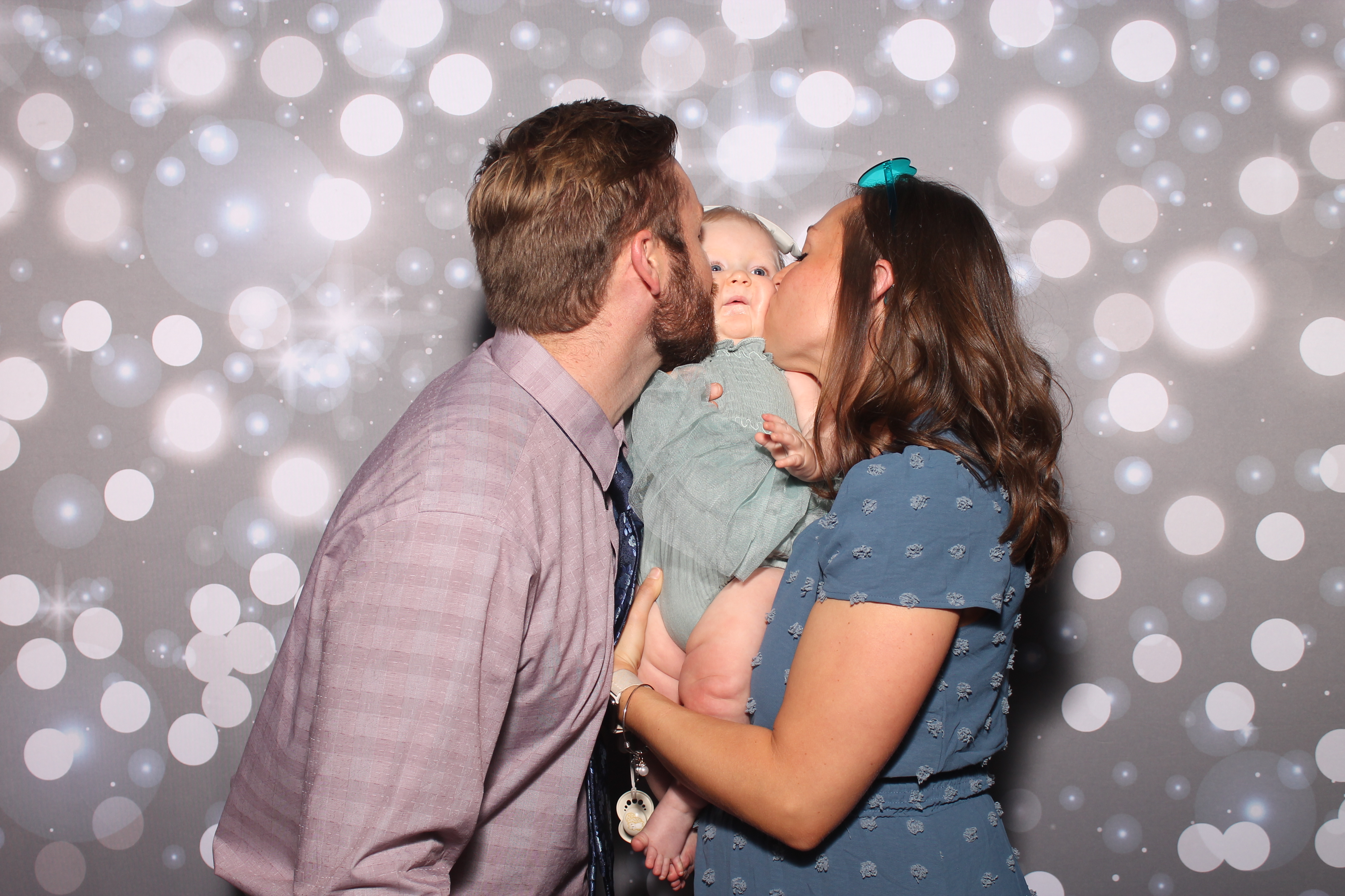 The Mercers | View more photos from the event at gallery.photoboothcincy.com/u/PhotoBoothCincy/The-Mercers