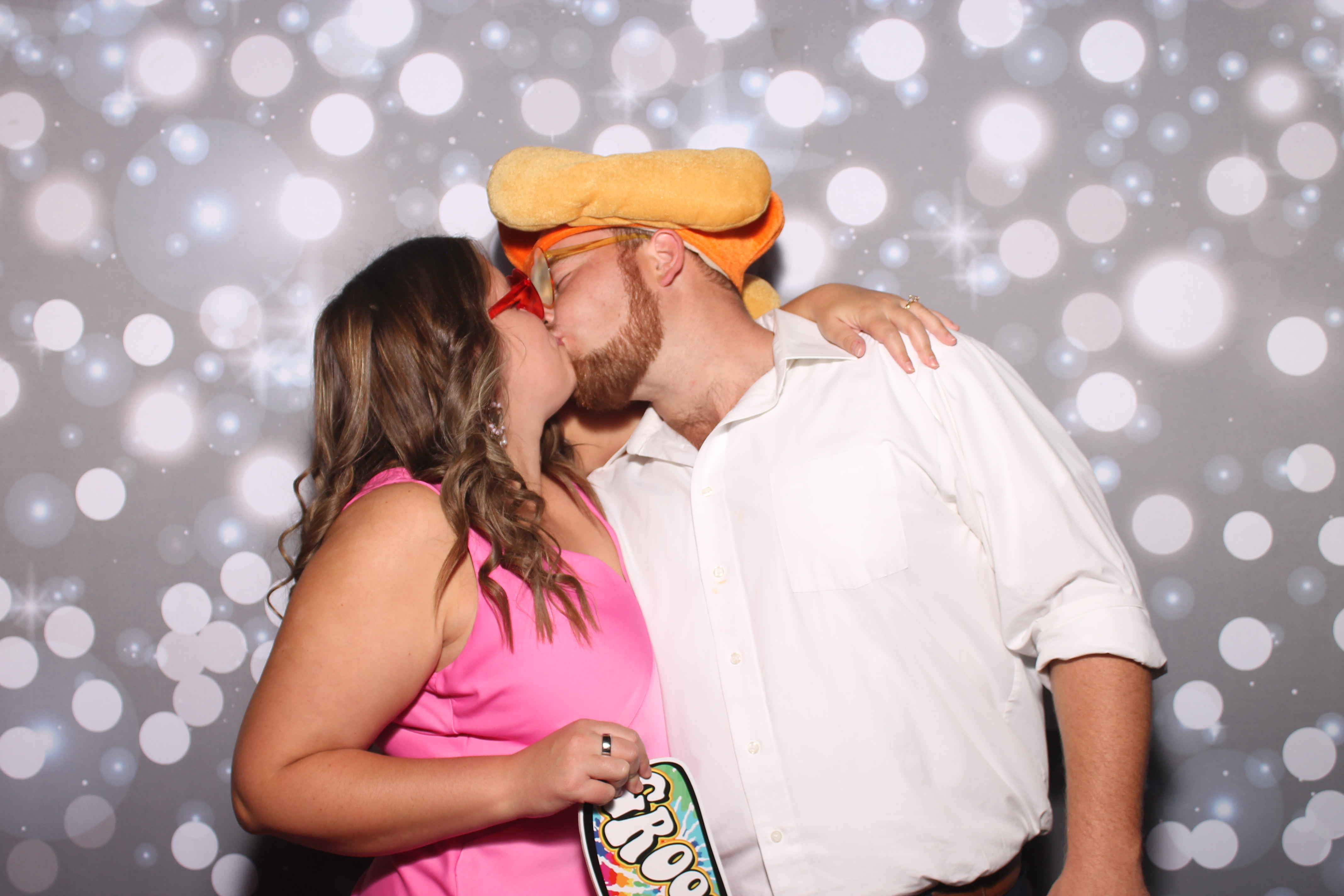 The Mercers | View more photos from the event at gallery.photoboothcincy.com/u/PhotoBoothCincy/The-Mercers