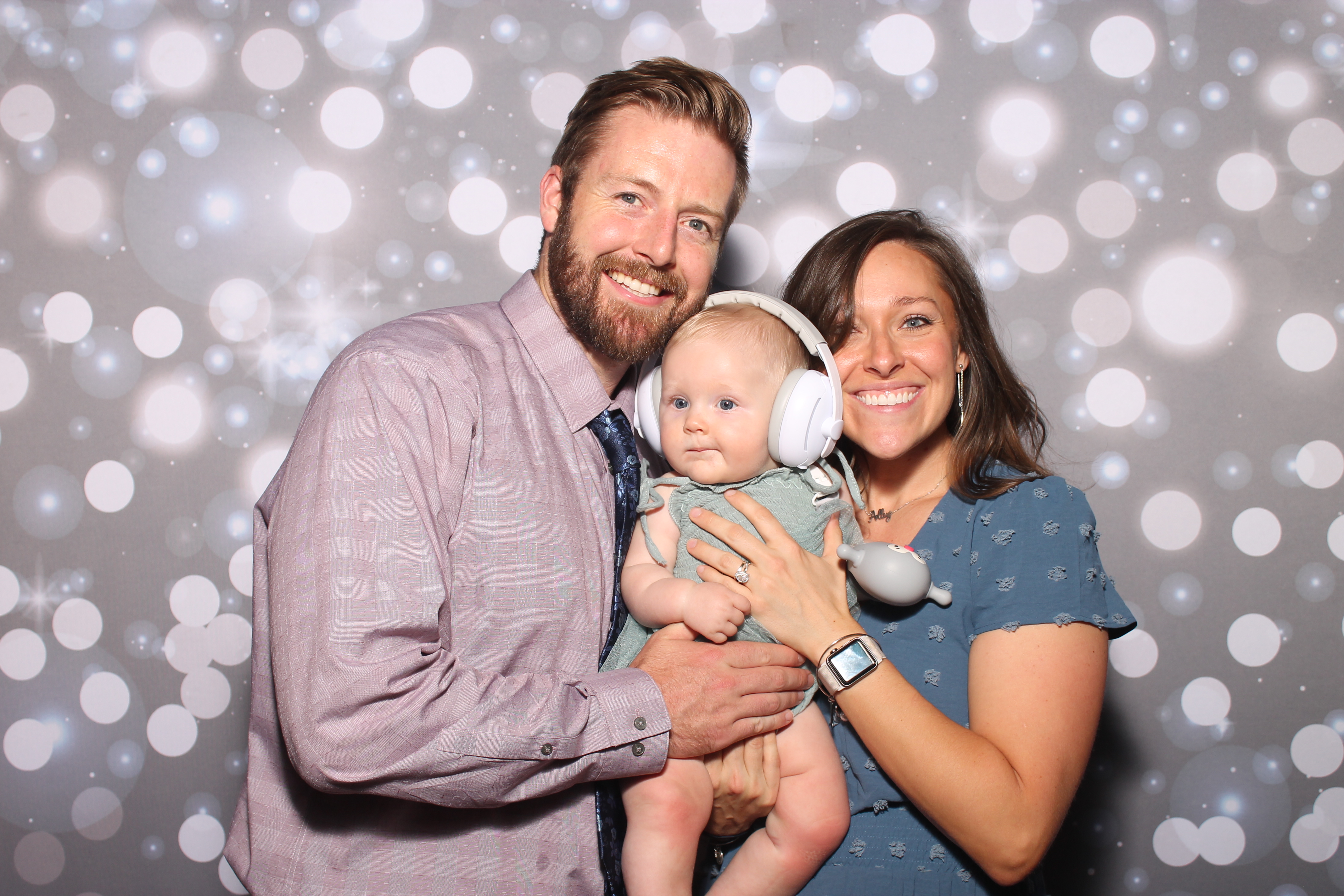 The Mercers | View more photos from the event at gallery.photoboothcincy.com/u/PhotoBoothCincy/The-Mercers