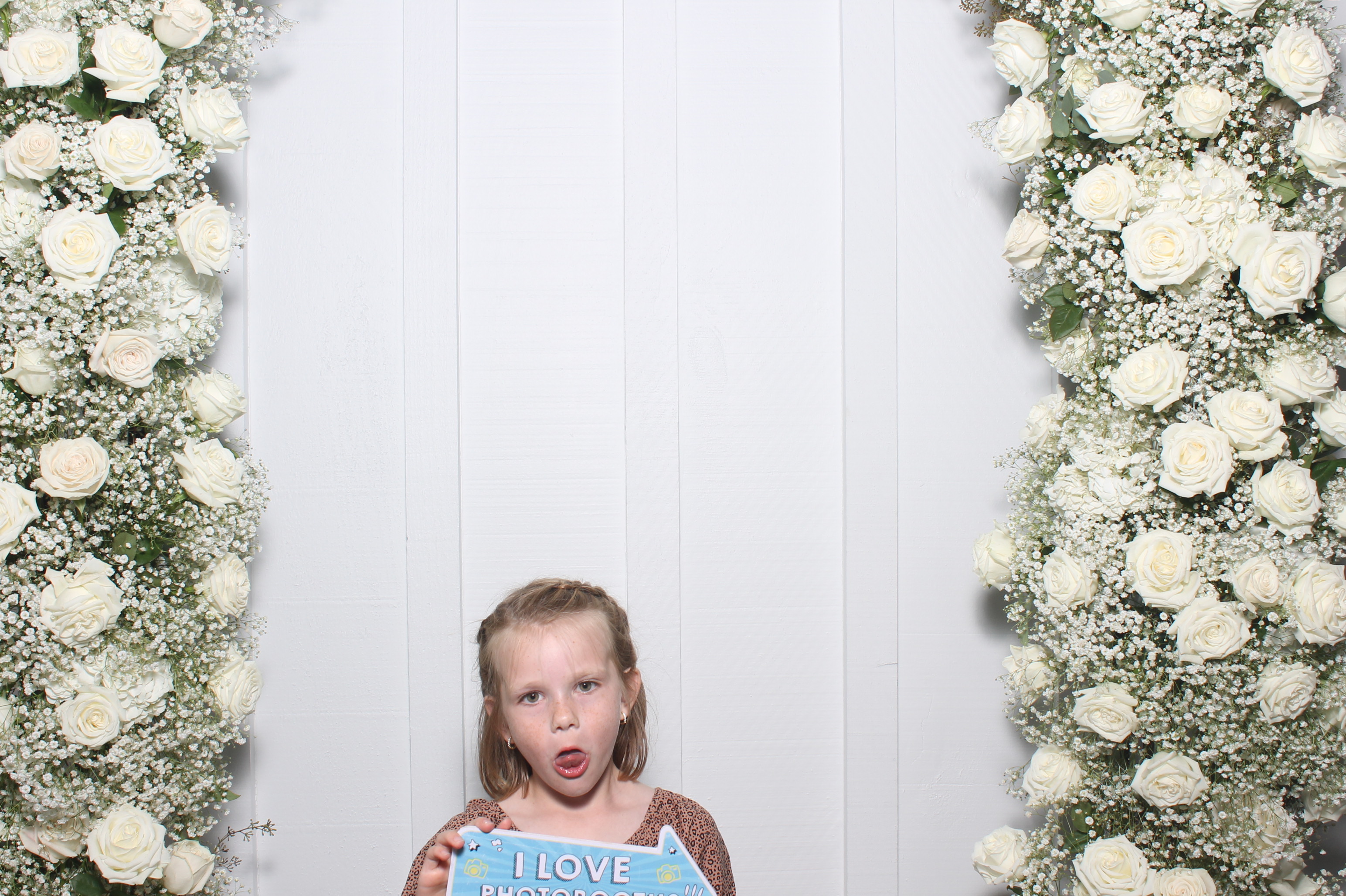 The Metz Wedding | View more photos from the event at gallery.photoboothcincy.com/u/PhotoBoothCincy/The-Metz-Wedding