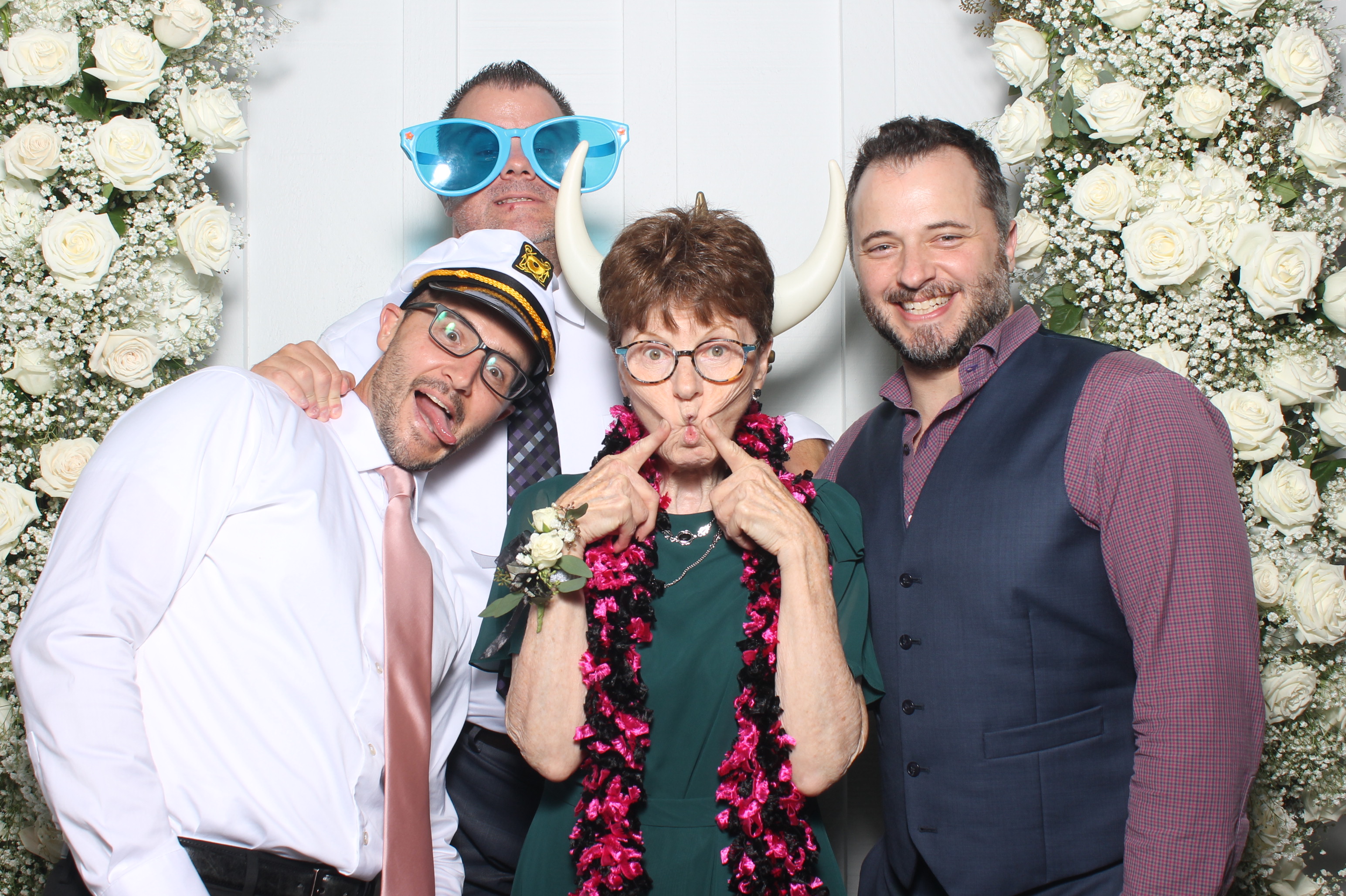 The Metz Wedding | View more photos from the event at gallery.photoboothcincy.com/u/PhotoBoothCincy/The-Metz-Wedding