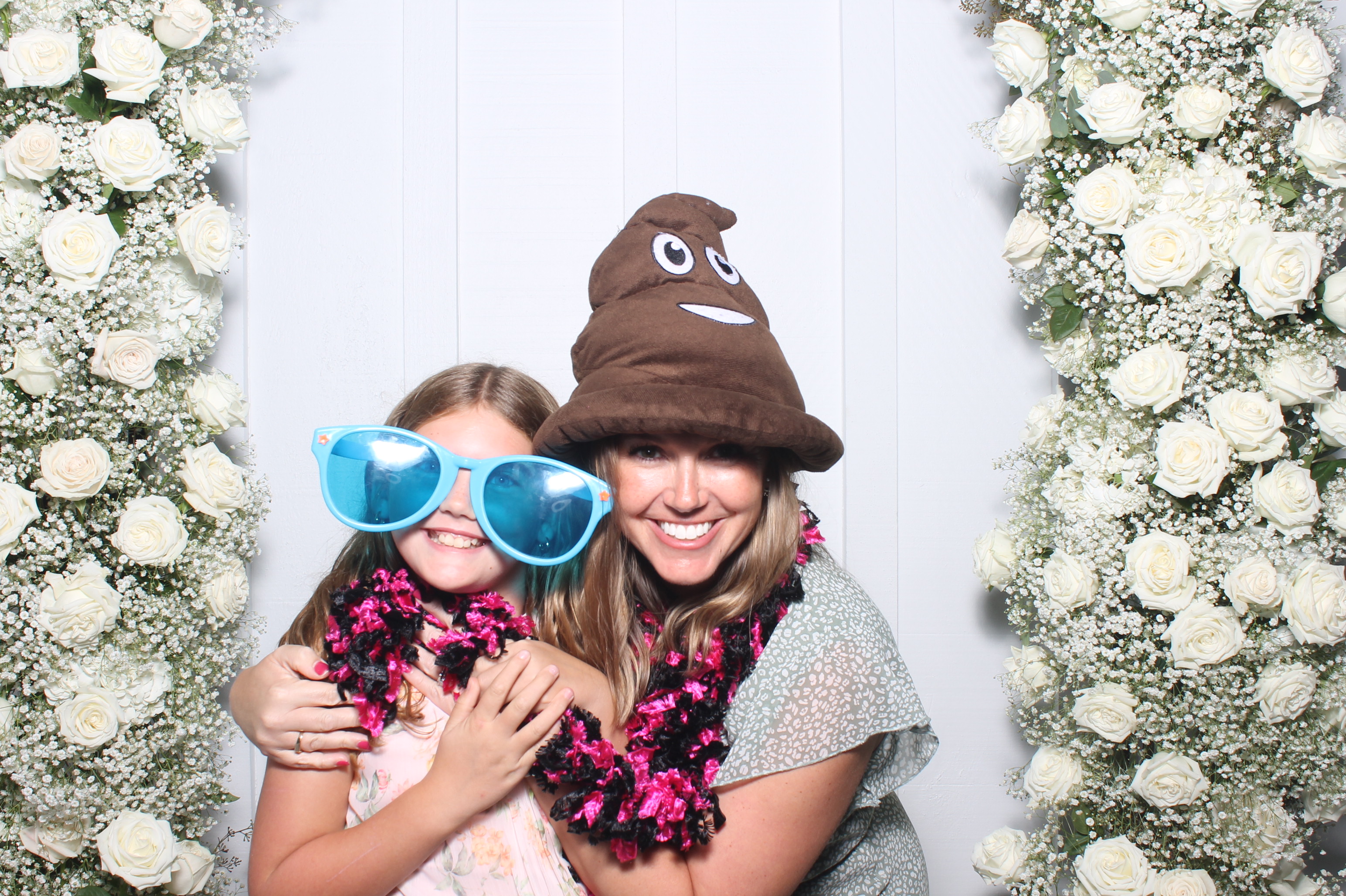The Metz Wedding | View more photos from the event at gallery.photoboothcincy.com/u/PhotoBoothCincy/The-Metz-Wedding