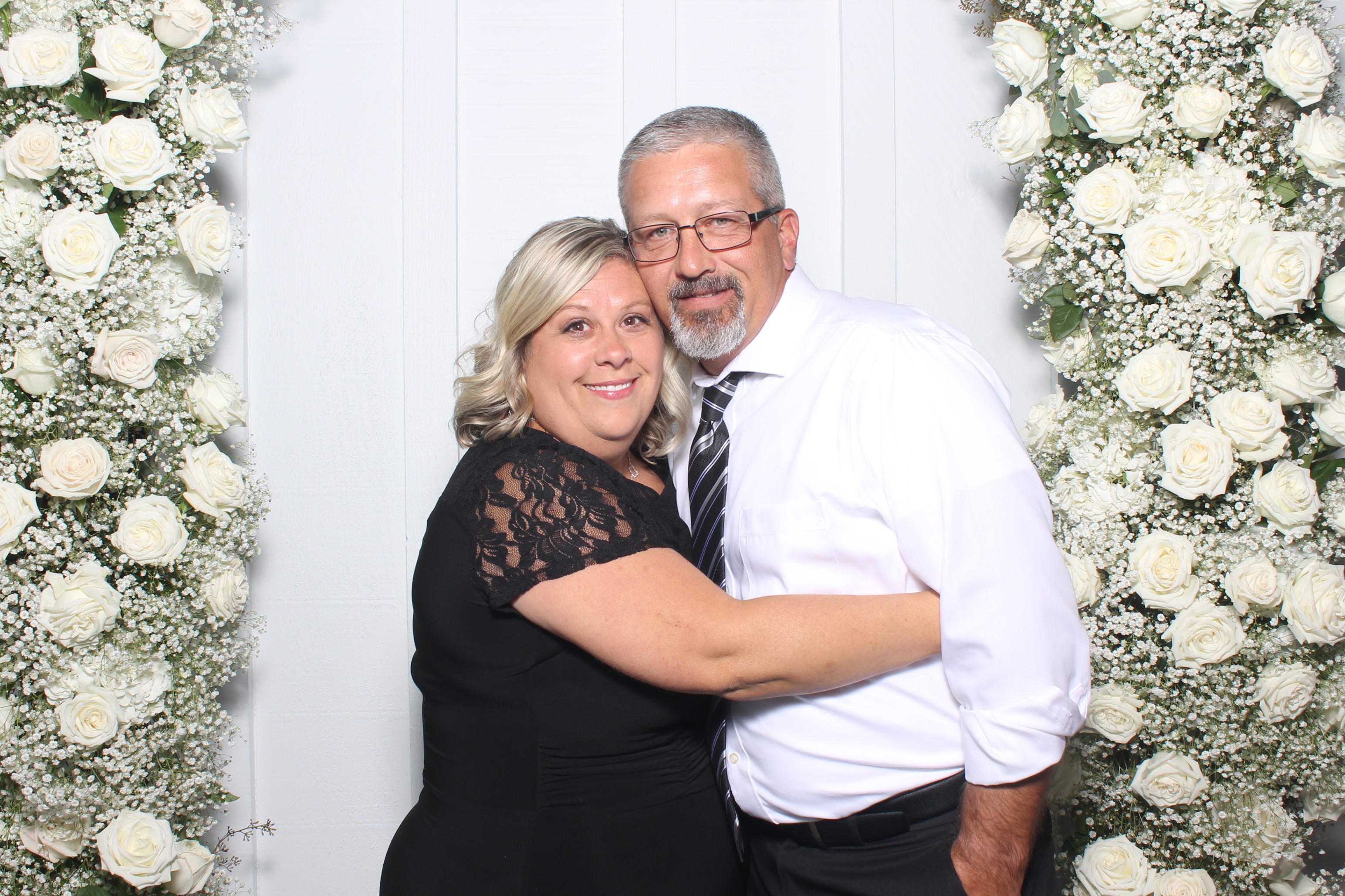 The Metz Wedding | View more photos from the event at gallery.photoboothcincy.com/u/PhotoBoothCincy/The-Metz-Wedding