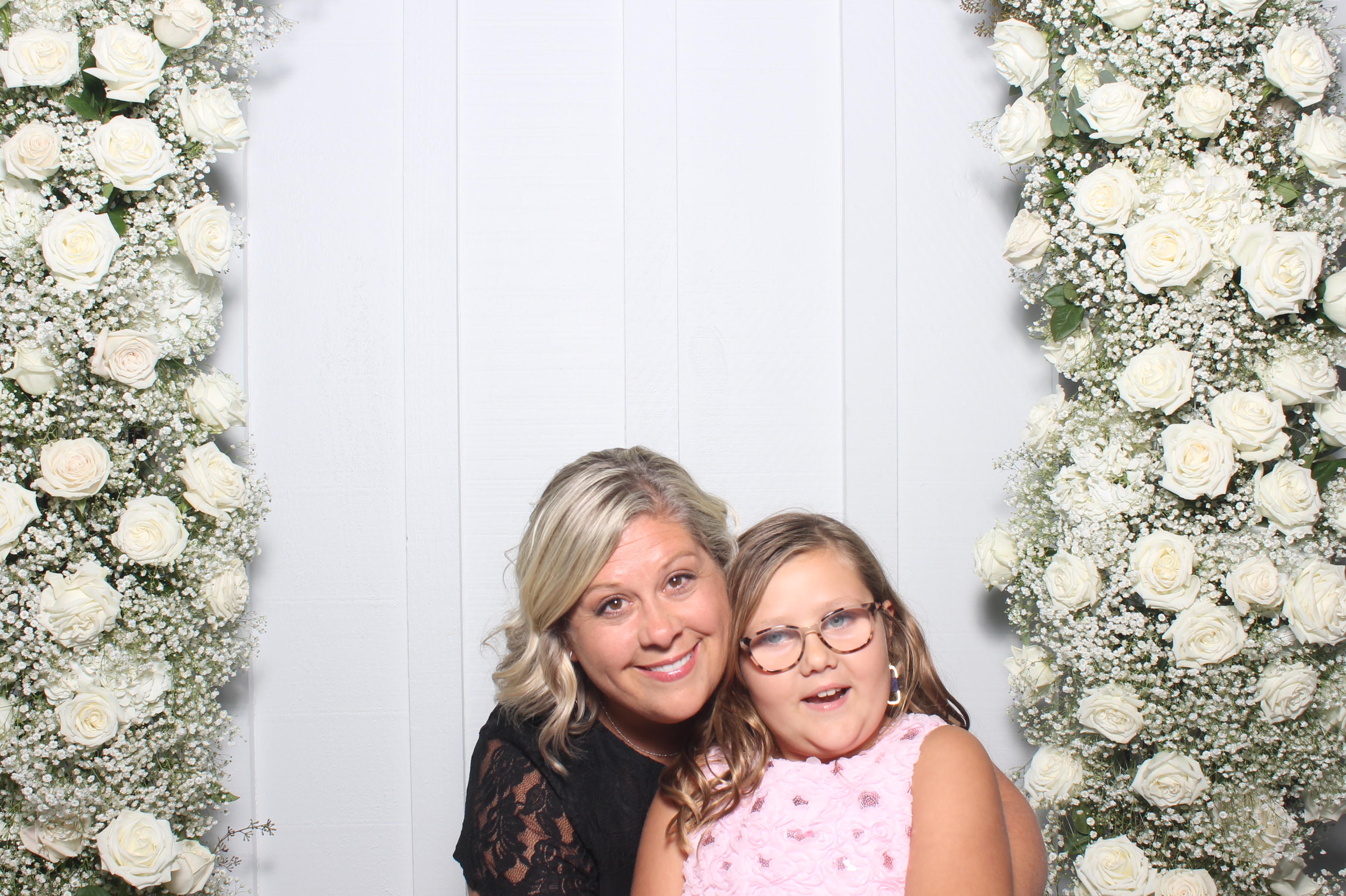 The Metz Wedding | View more photos from the event at gallery.photoboothcincy.com/u/PhotoBoothCincy/The-Metz-Wedding