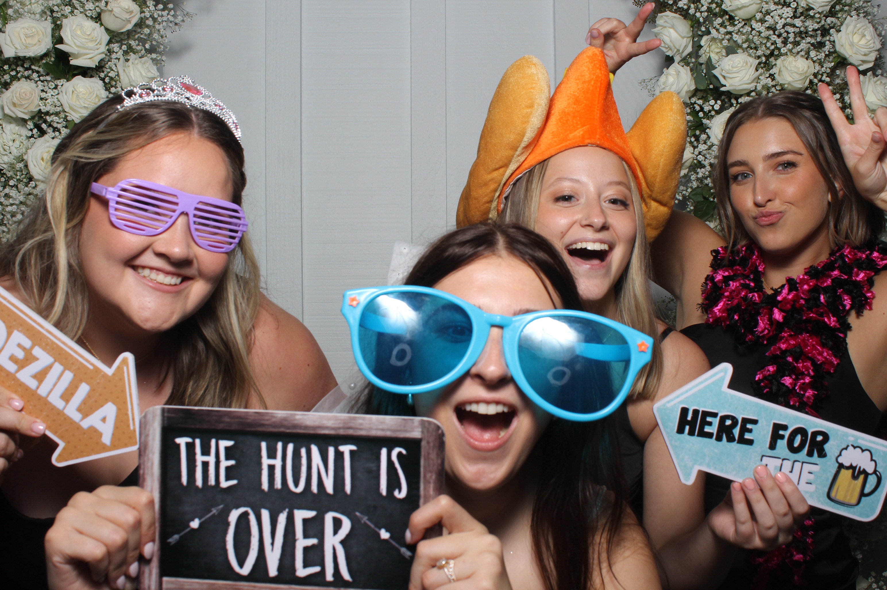 The Metz Wedding | View more photos from the event at gallery.photoboothcincy.com/u/PhotoBoothCincy/The-Metz-Wedding