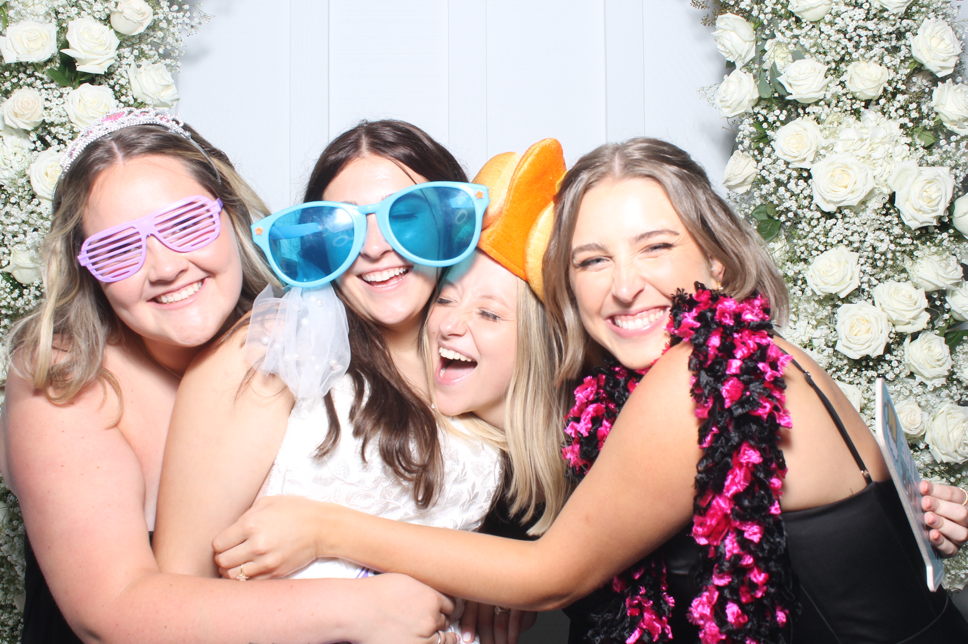 The Metz Wedding | View more photos from the event at gallery.photoboothcincy.com/u/PhotoBoothCincy/The-Metz-Wedding