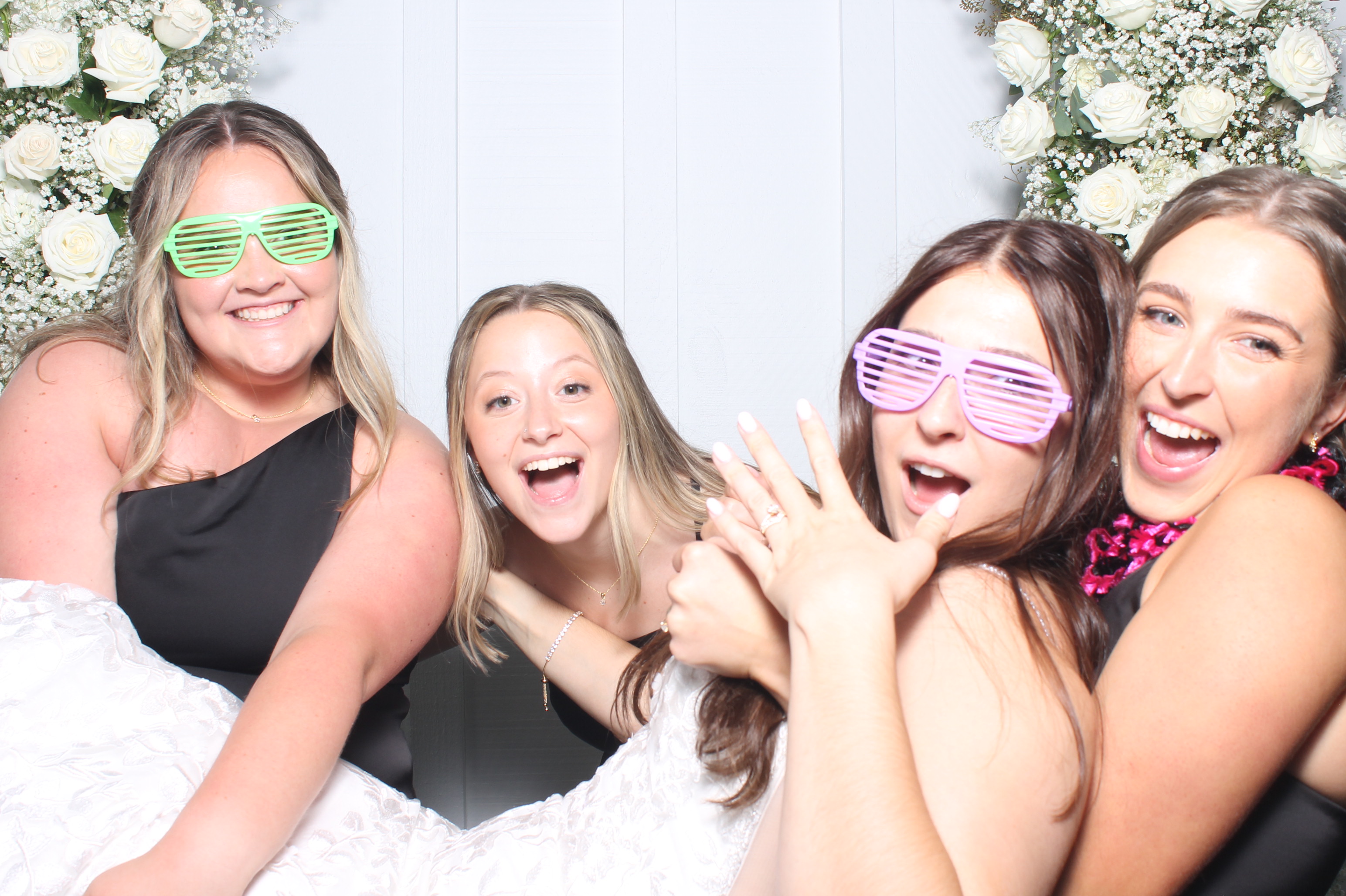 The Metz Wedding | View more photos from the event at gallery.photoboothcincy.com/u/PhotoBoothCincy/The-Metz-Wedding