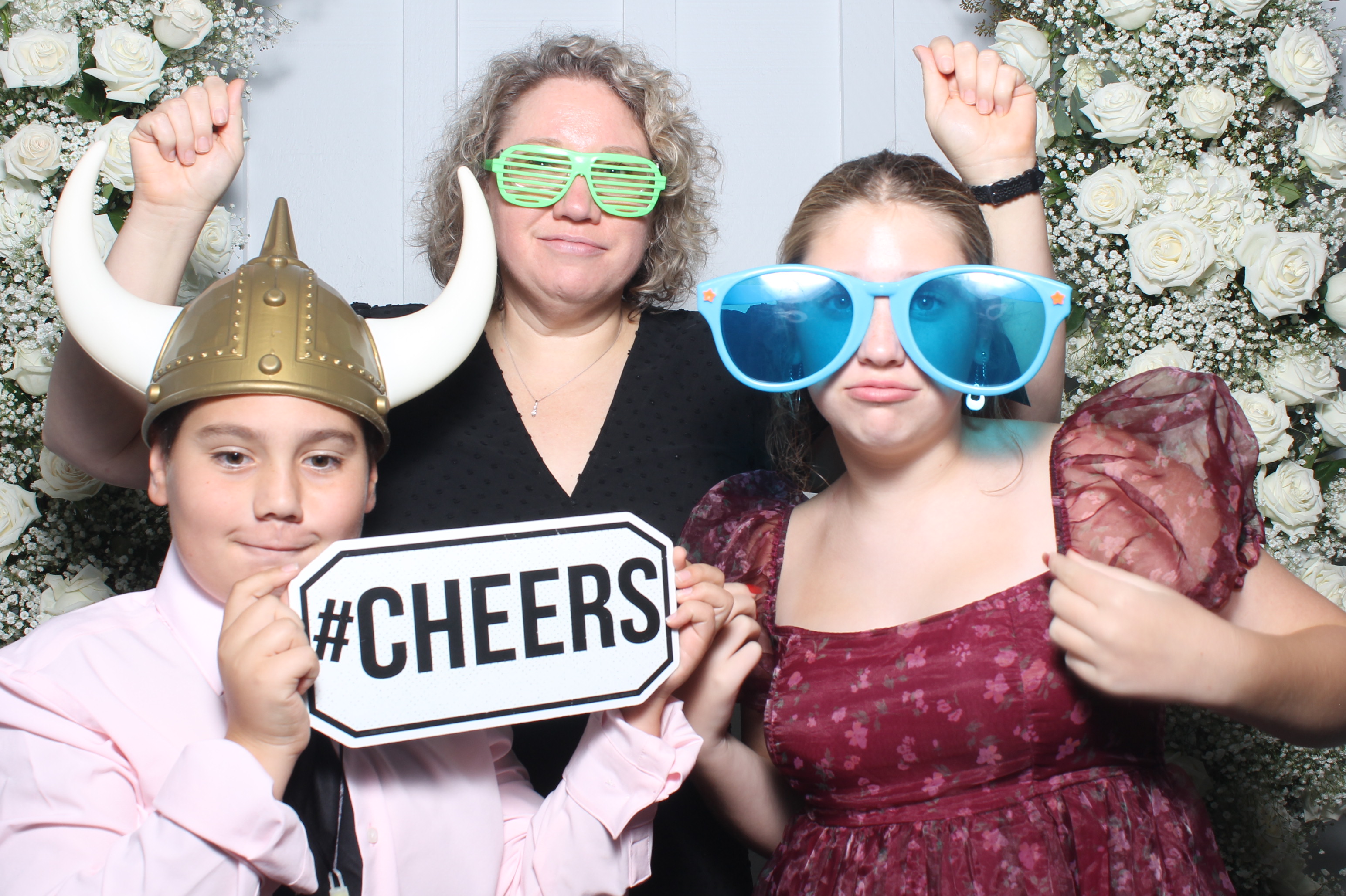 The Metz Wedding | View more photos from the event at gallery.photoboothcincy.com/u/PhotoBoothCincy/The-Metz-Wedding