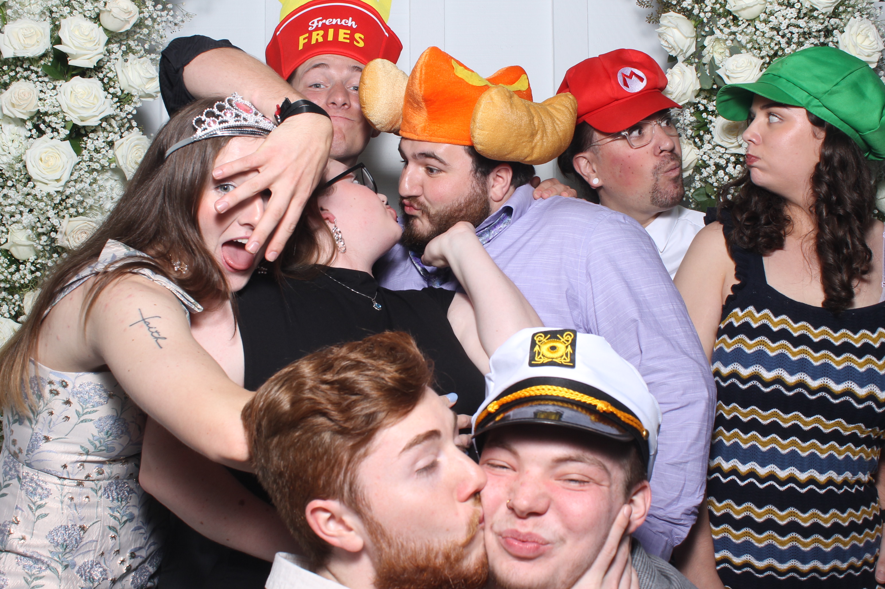 The Metz Wedding | View more photos from the event at gallery.photoboothcincy.com/u/PhotoBoothCincy/The-Metz-Wedding