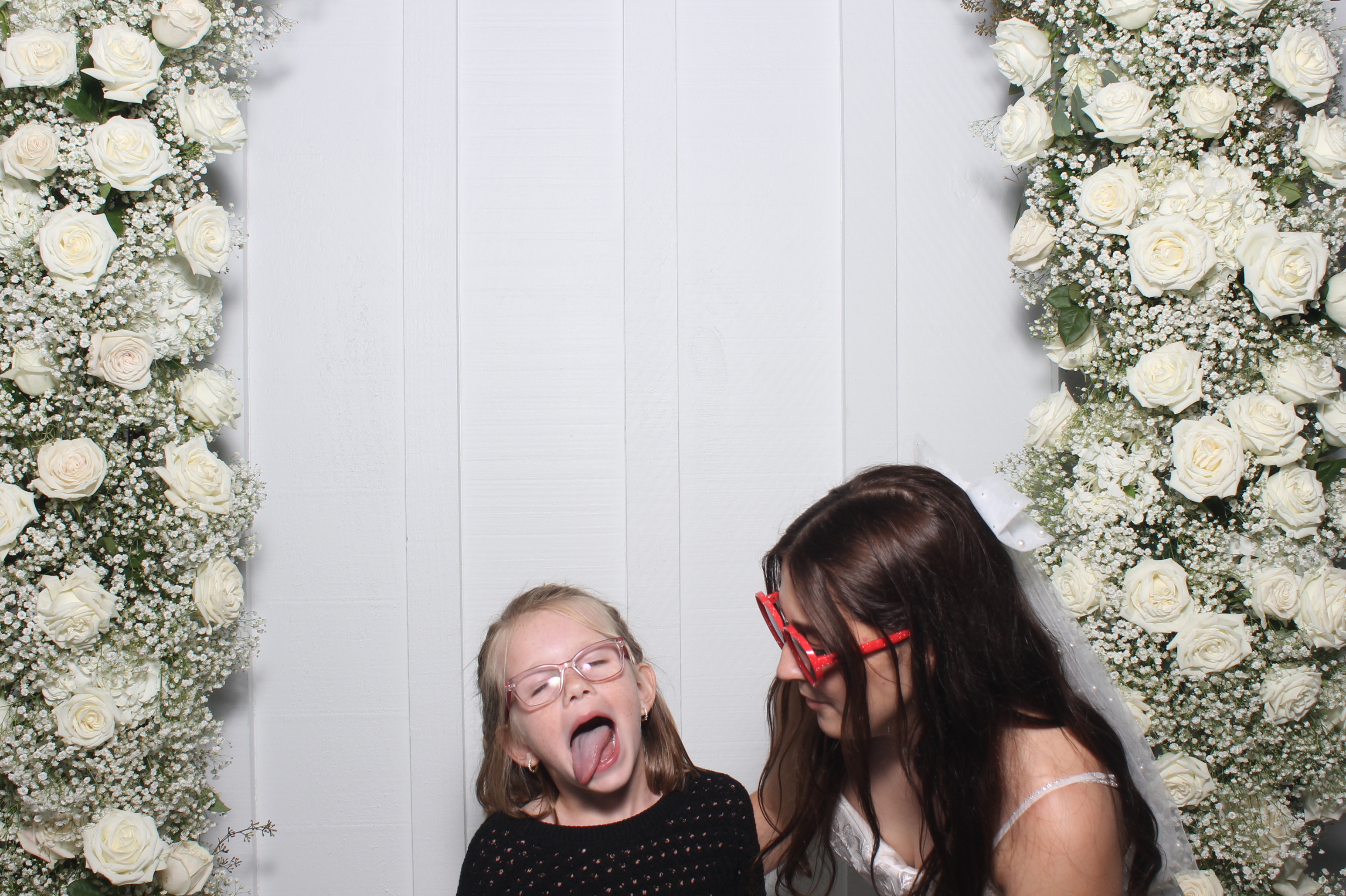 The Metz Wedding | View more photos from the event at gallery.photoboothcincy.com/u/PhotoBoothCincy/The-Metz-Wedding