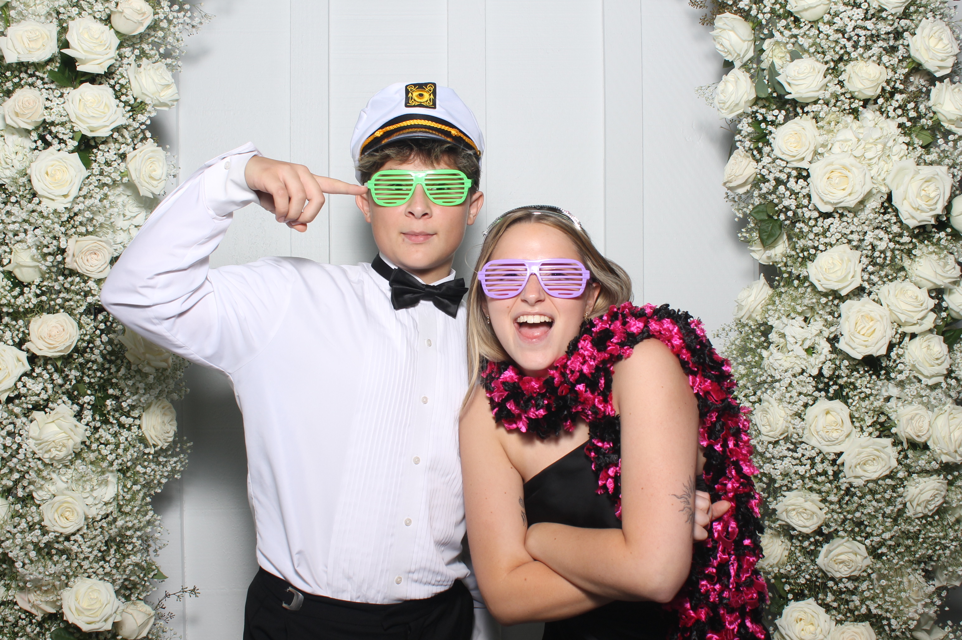 The Metz Wedding | View more photos from the event at gallery.photoboothcincy.com/u/PhotoBoothCincy/The-Metz-Wedding
