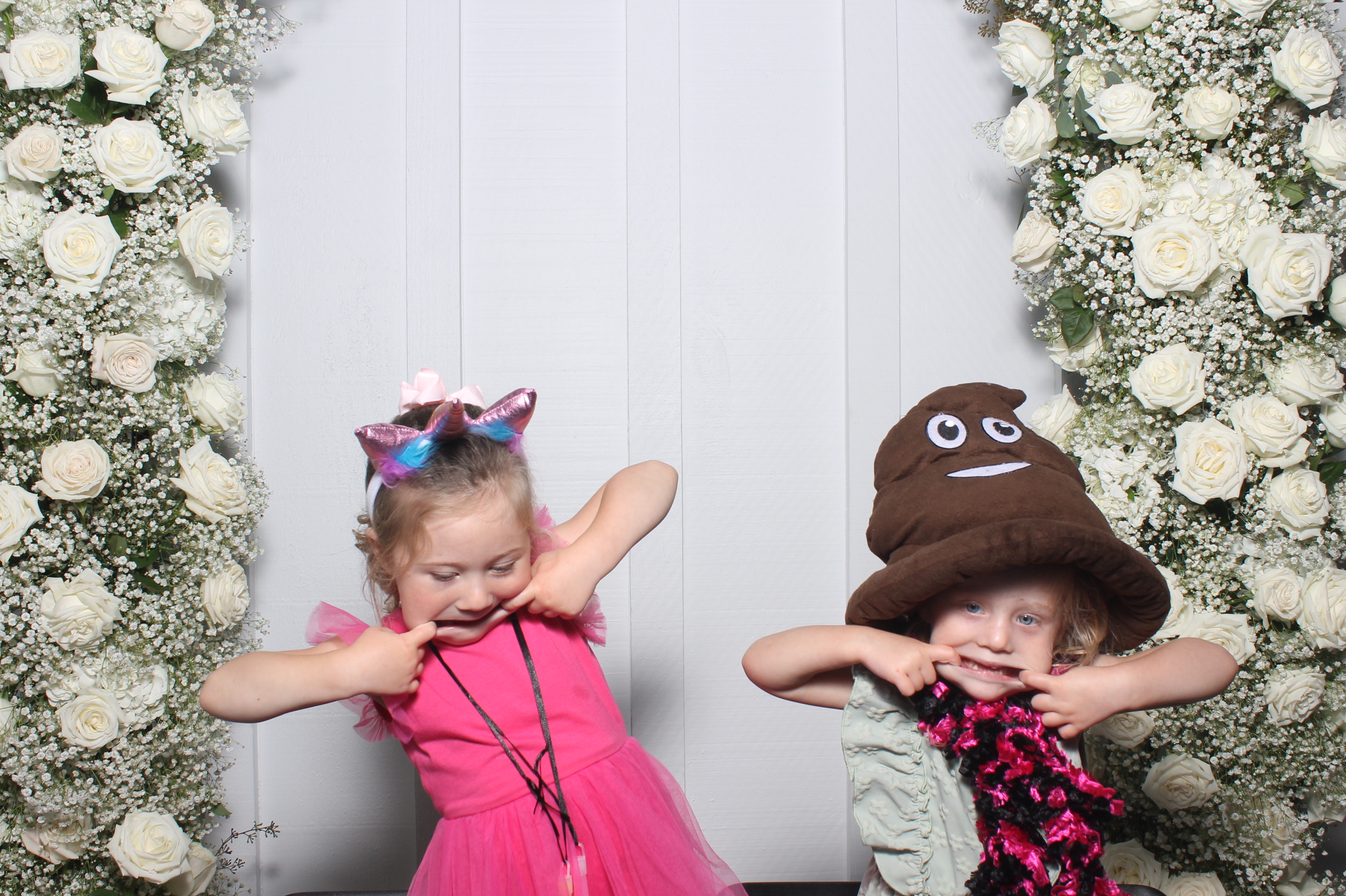 The Metz Wedding | View more photos from the event at gallery.photoboothcincy.com/u/PhotoBoothCincy/The-Metz-Wedding