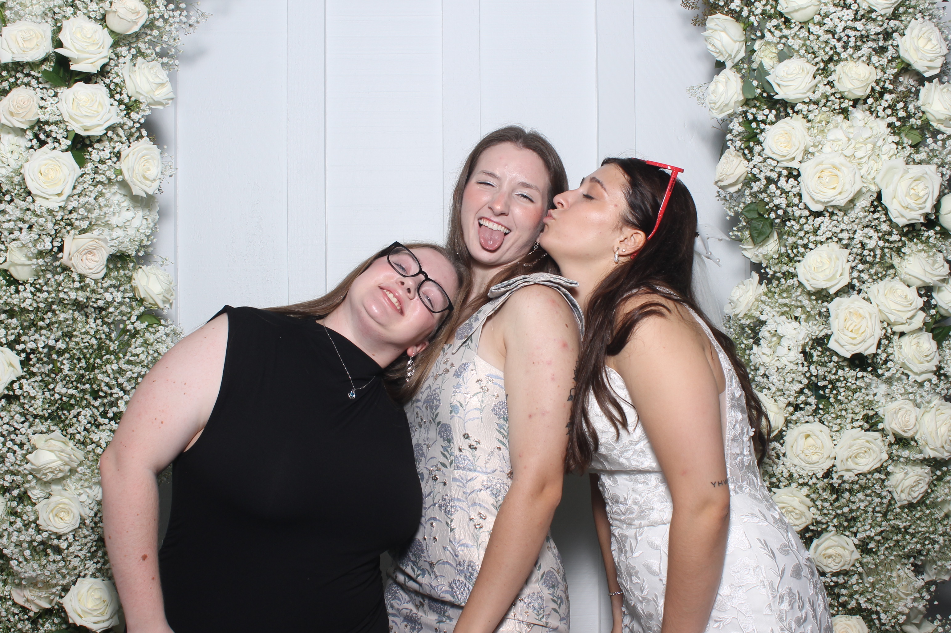 The Metz Wedding | View more photos from the event at gallery.photoboothcincy.com/u/PhotoBoothCincy/The-Metz-Wedding