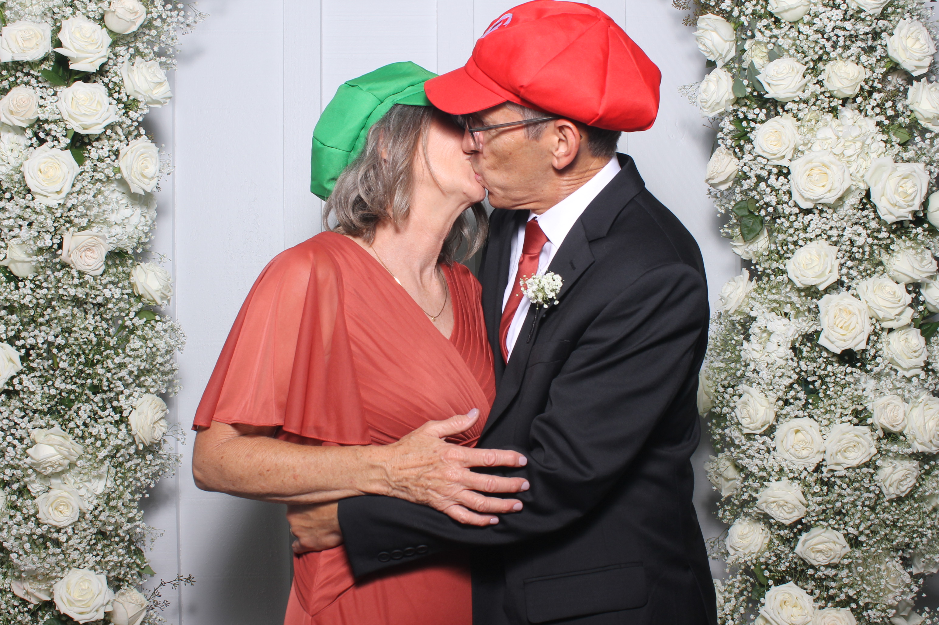 The Metz Wedding | View more photos from the event at gallery.photoboothcincy.com/u/PhotoBoothCincy/The-Metz-Wedding