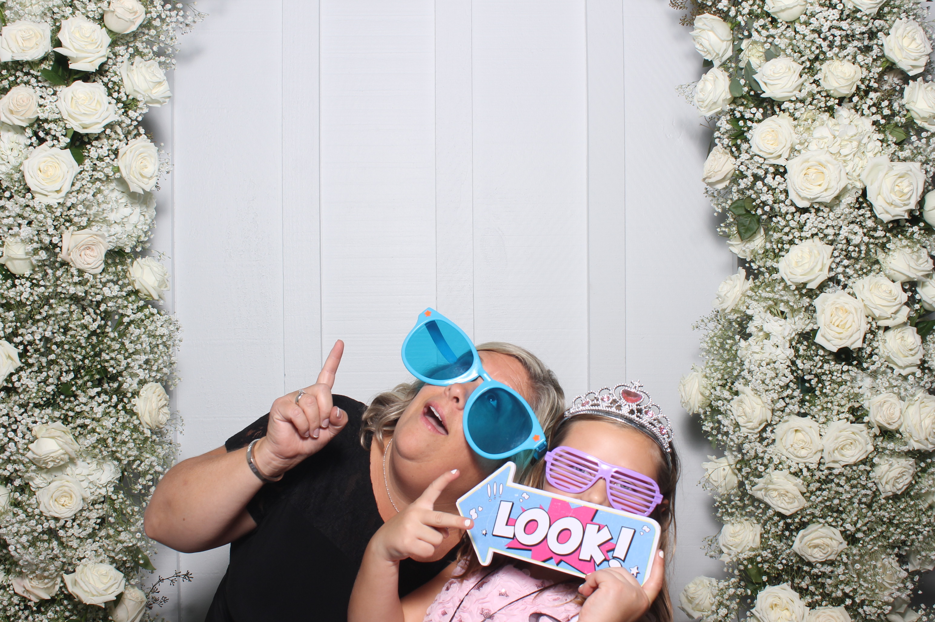 The Metz Wedding | View more photos from the event at gallery.photoboothcincy.com/u/PhotoBoothCincy/The-Metz-Wedding