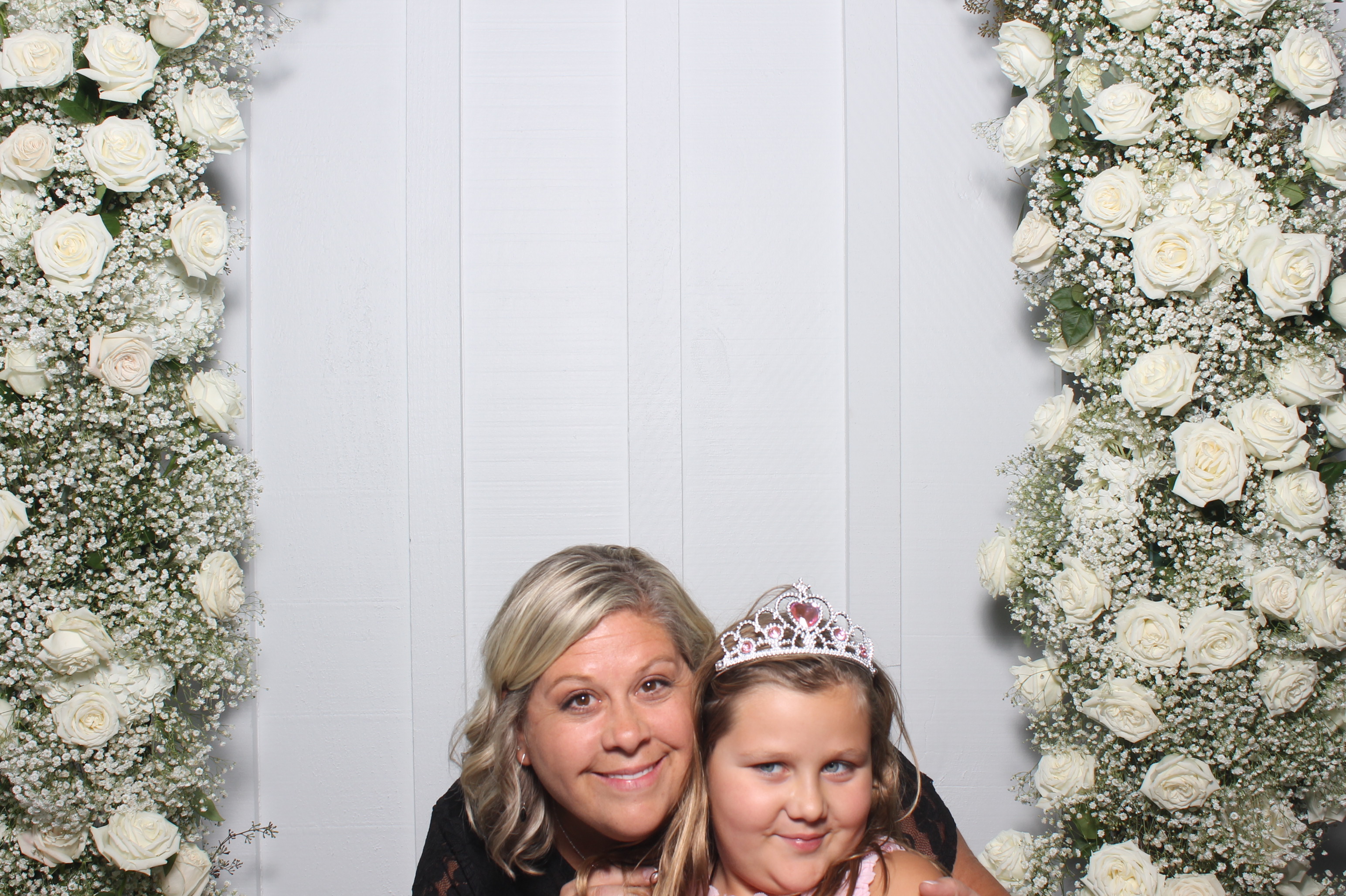 The Metz Wedding | View more photos from the event at gallery.photoboothcincy.com/u/PhotoBoothCincy/The-Metz-Wedding
