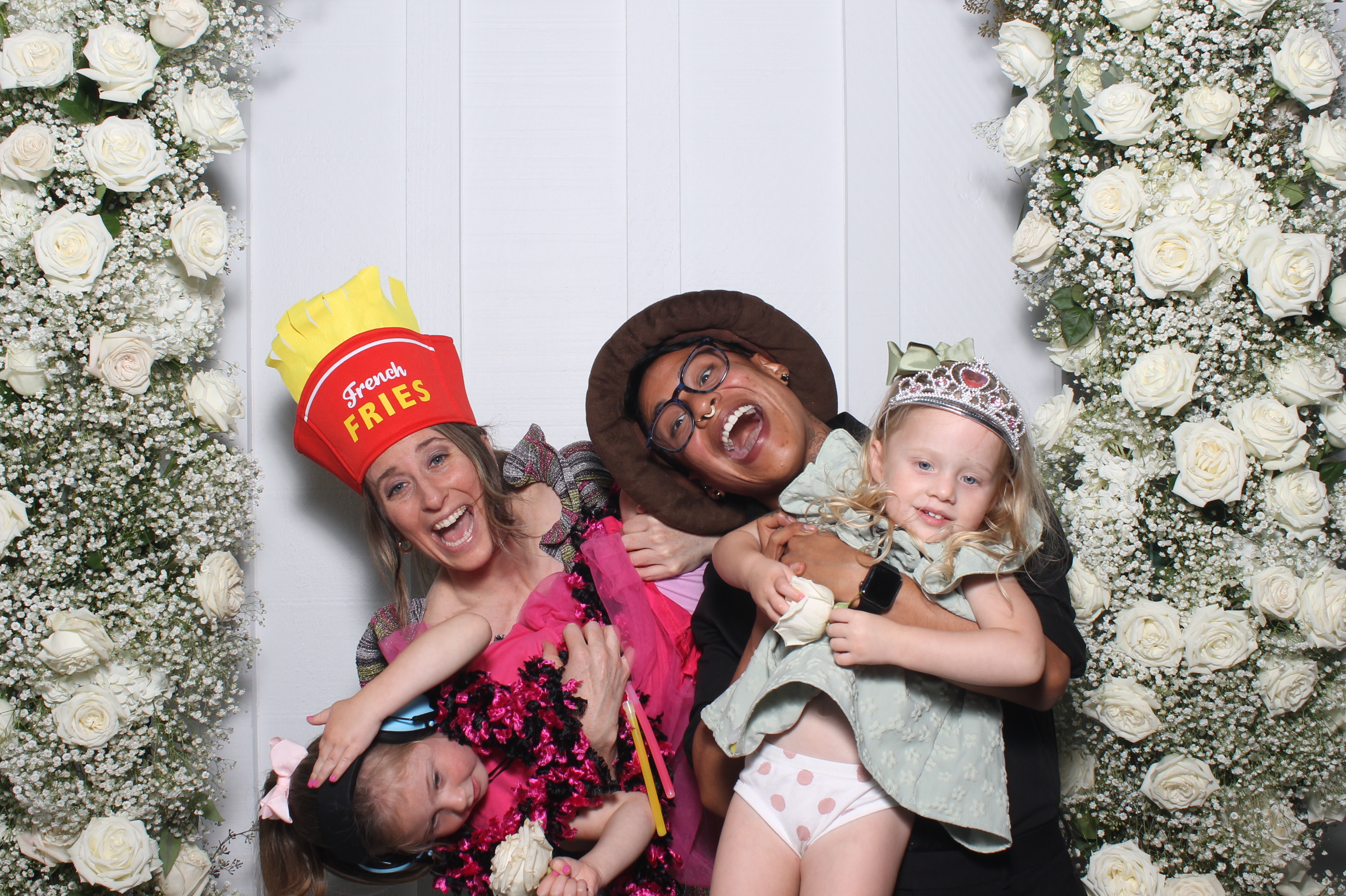 The Metz Wedding | View more photos from the event at gallery.photoboothcincy.com/u/PhotoBoothCincy/The-Metz-Wedding