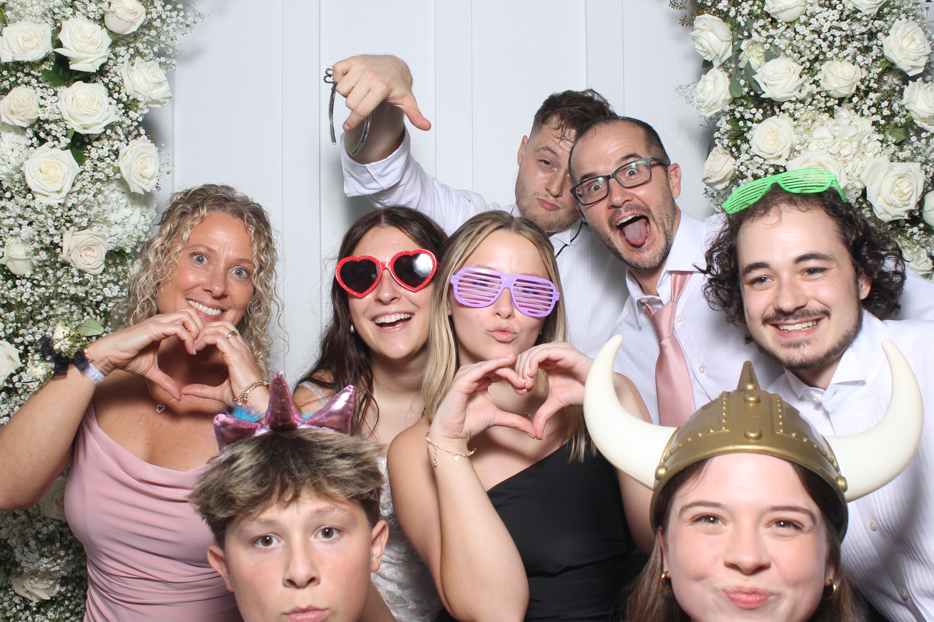 The Metz Wedding | View more photos from the event at gallery.photoboothcincy.com/u/PhotoBoothCincy/The-Metz-Wedding
