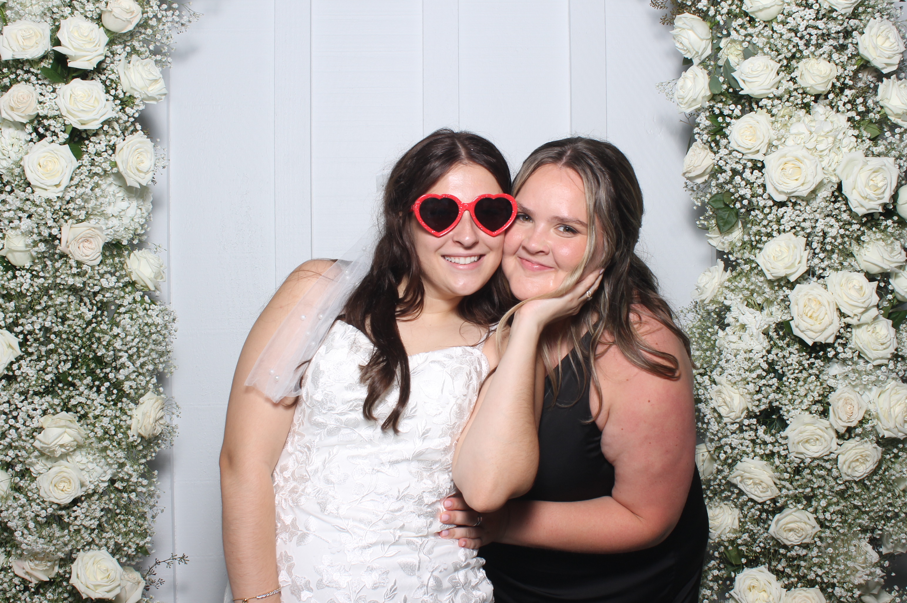 The Metz Wedding | View more photos from the event at gallery.photoboothcincy.com/u/PhotoBoothCincy/The-Metz-Wedding