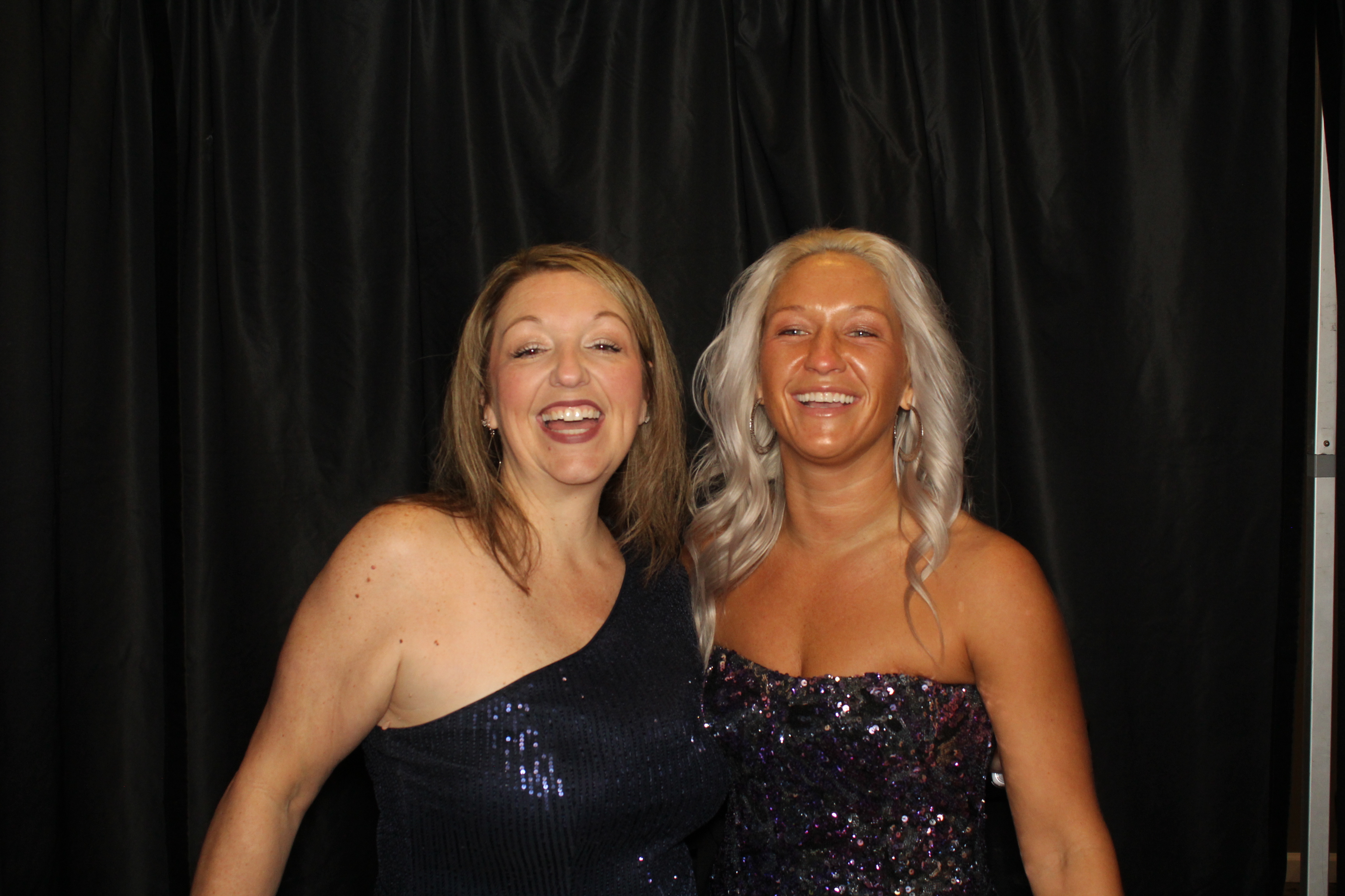 USUI International Holiday Party | View more photos from the event at gallery.photoboothcincy.com/u/PhotoBoothCincy/USUI-International-Holiday-Party