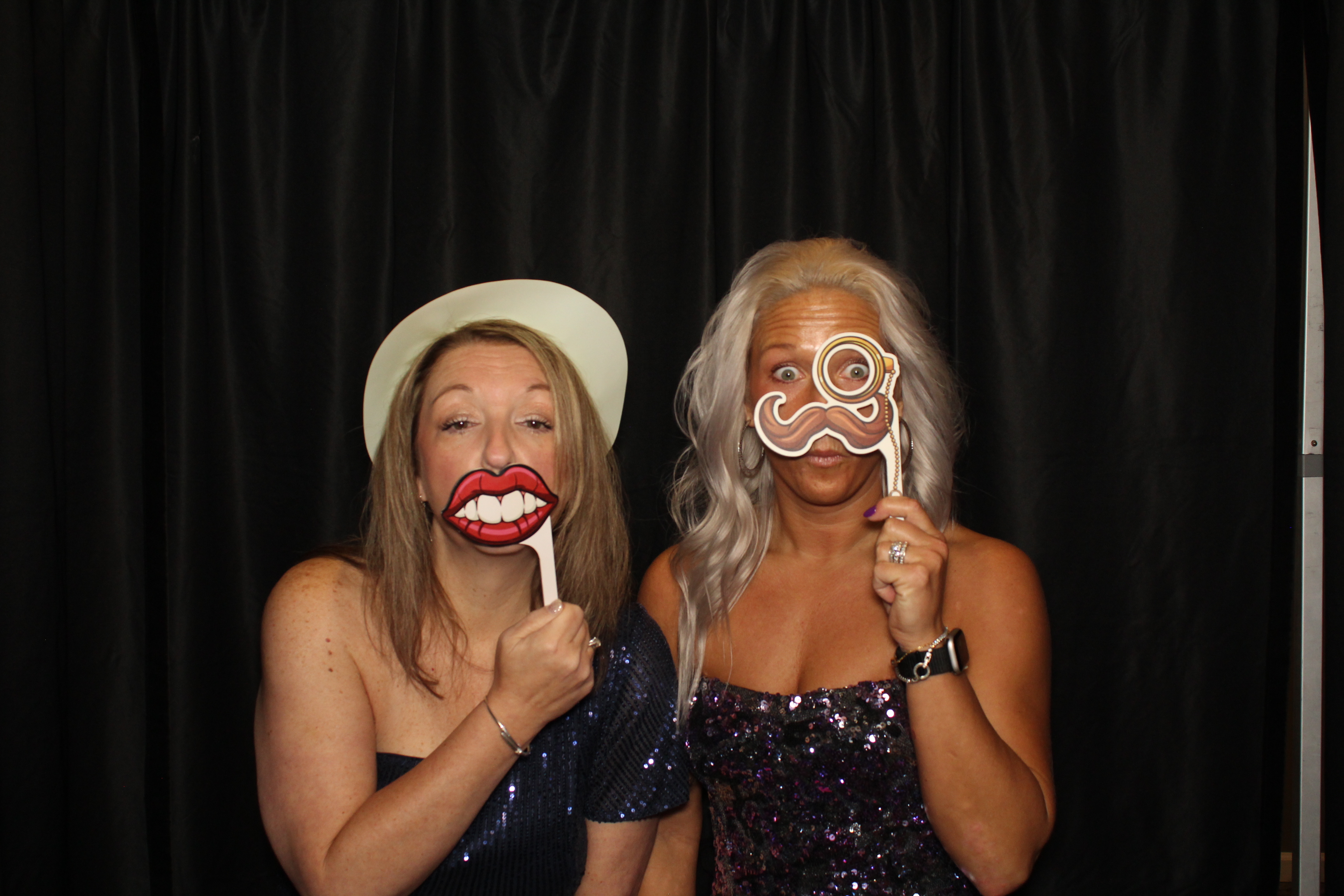 USUI International Holiday Party | View more photos from the event at gallery.photoboothcincy.com/u/PhotoBoothCincy/USUI-International-Holiday-Party