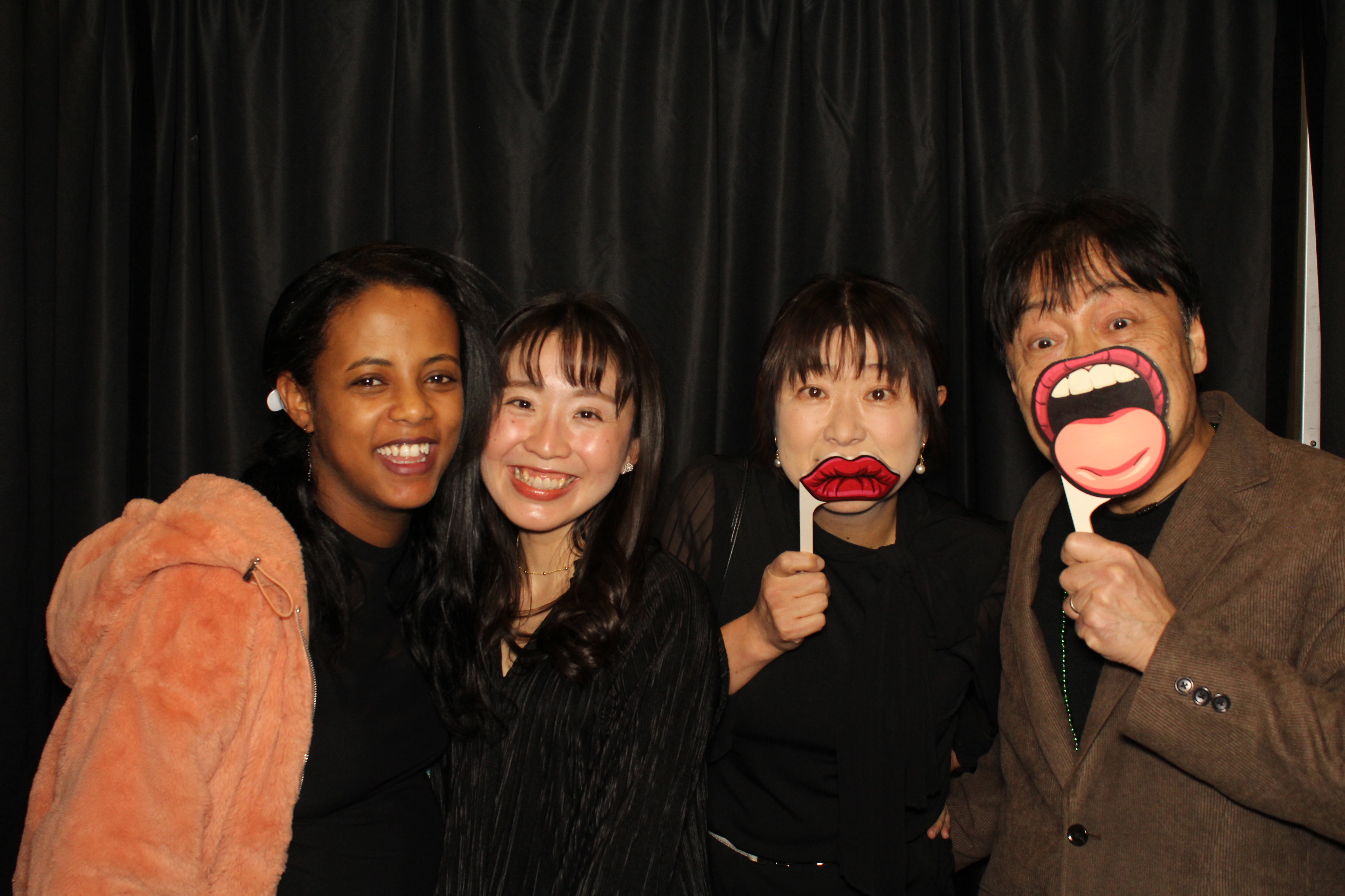 USUI International Holiday Party | View more photos from the event at gallery.photoboothcincy.com/u/PhotoBoothCincy/USUI-International-Holiday-Party