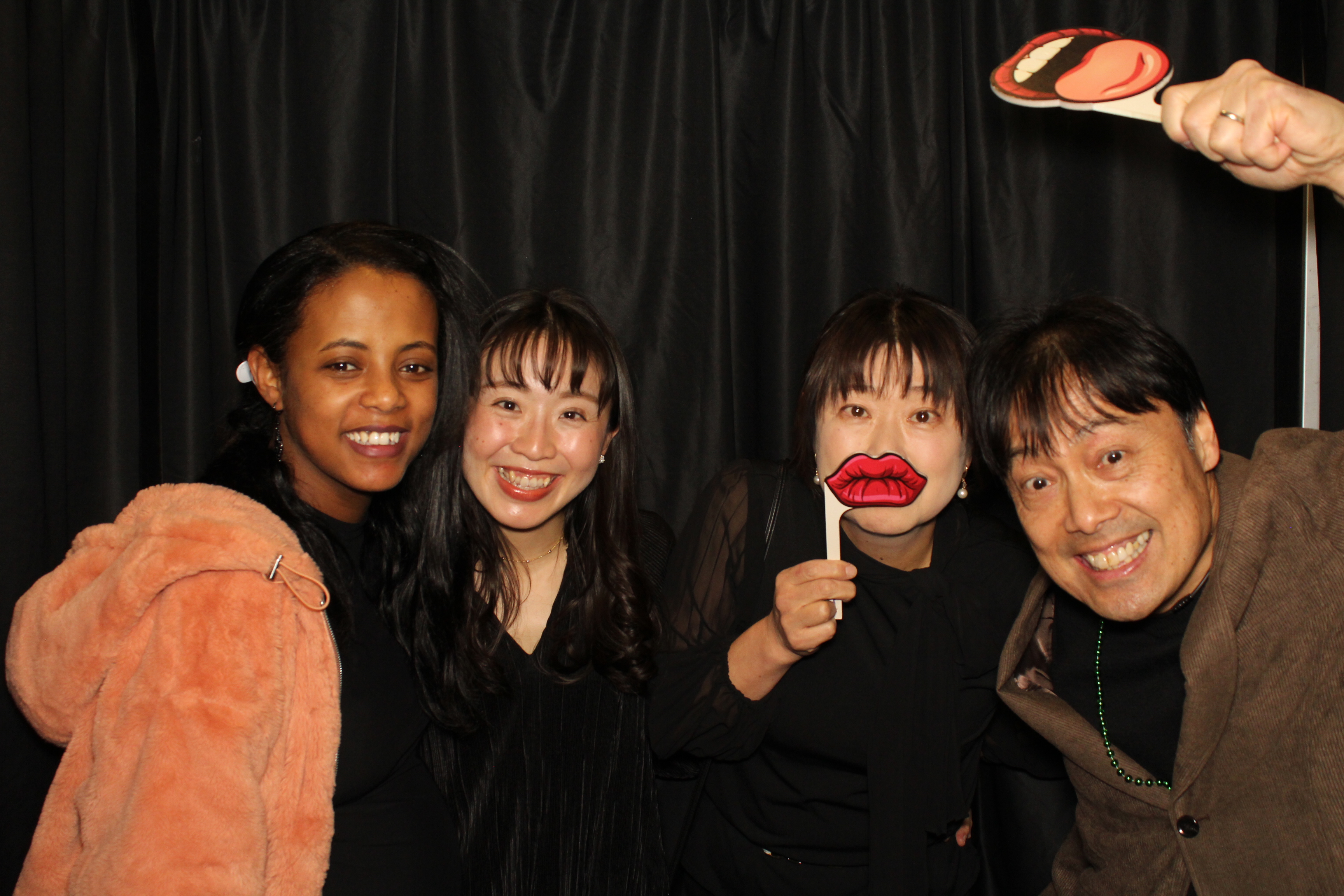 USUI International Holiday Party | View more photos from the event at gallery.photoboothcincy.com/u/PhotoBoothCincy/USUI-International-Holiday-Party