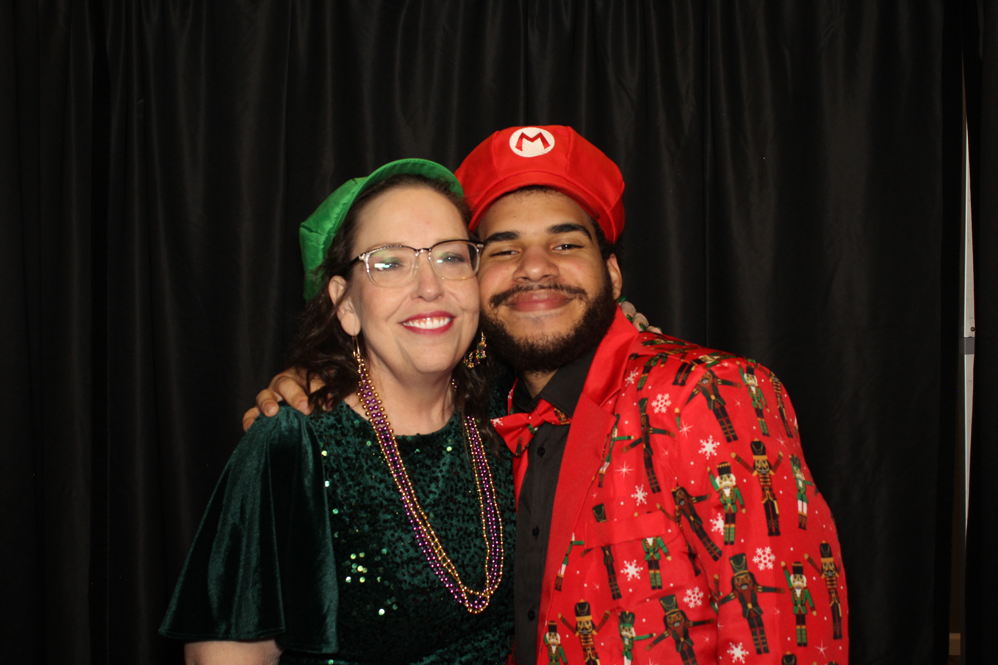 USUI International Holiday Party | View more photos from the event at gallery.photoboothcincy.com/u/PhotoBoothCincy/USUI-International-Holiday-Party