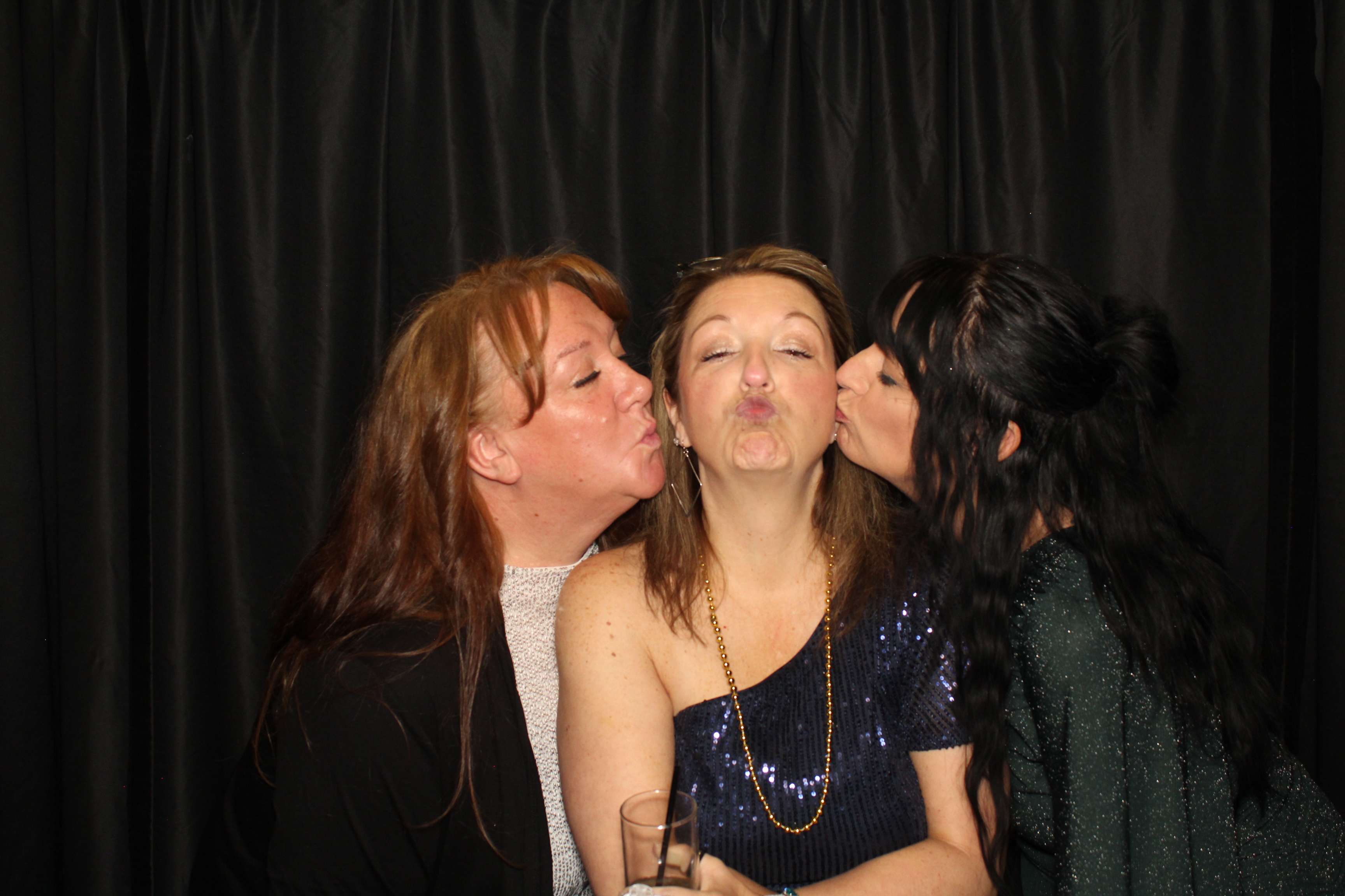 USUI International Holiday Party | View more photos from the event at gallery.photoboothcincy.com/u/PhotoBoothCincy/USUI-International-Holiday-Party