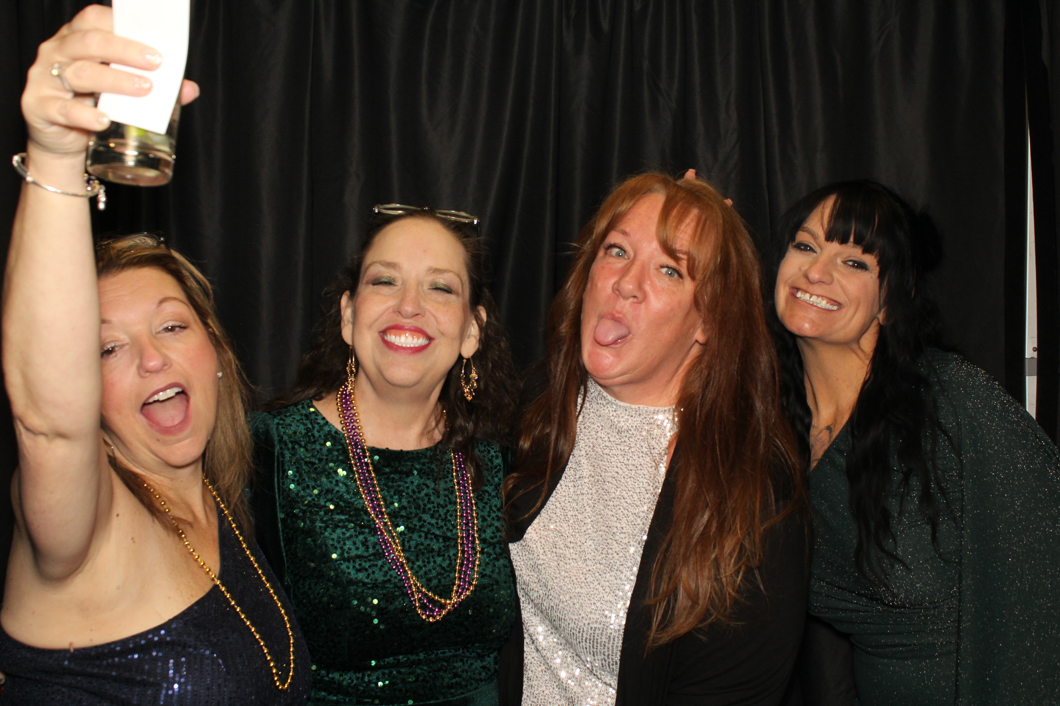 USUI International Holiday Party | View more photos from the event at gallery.photoboothcincy.com/u/PhotoBoothCincy/USUI-International-Holiday-Party