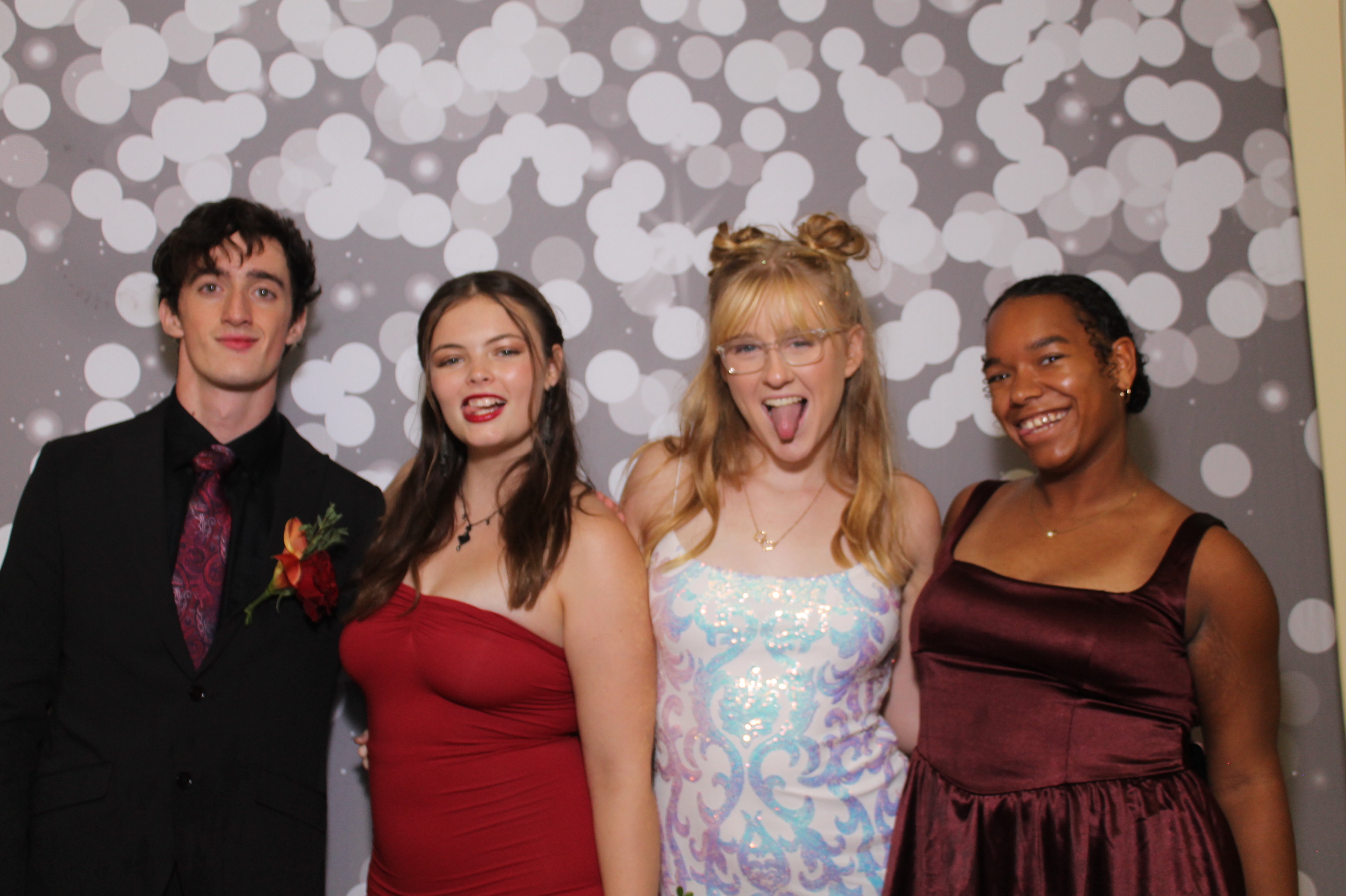 Walnut Hills Homecoming | View more photos from the event at gallery.photoboothcincy.com/u/PhotoBoothCincy/Walnut-Hills-Homecoming